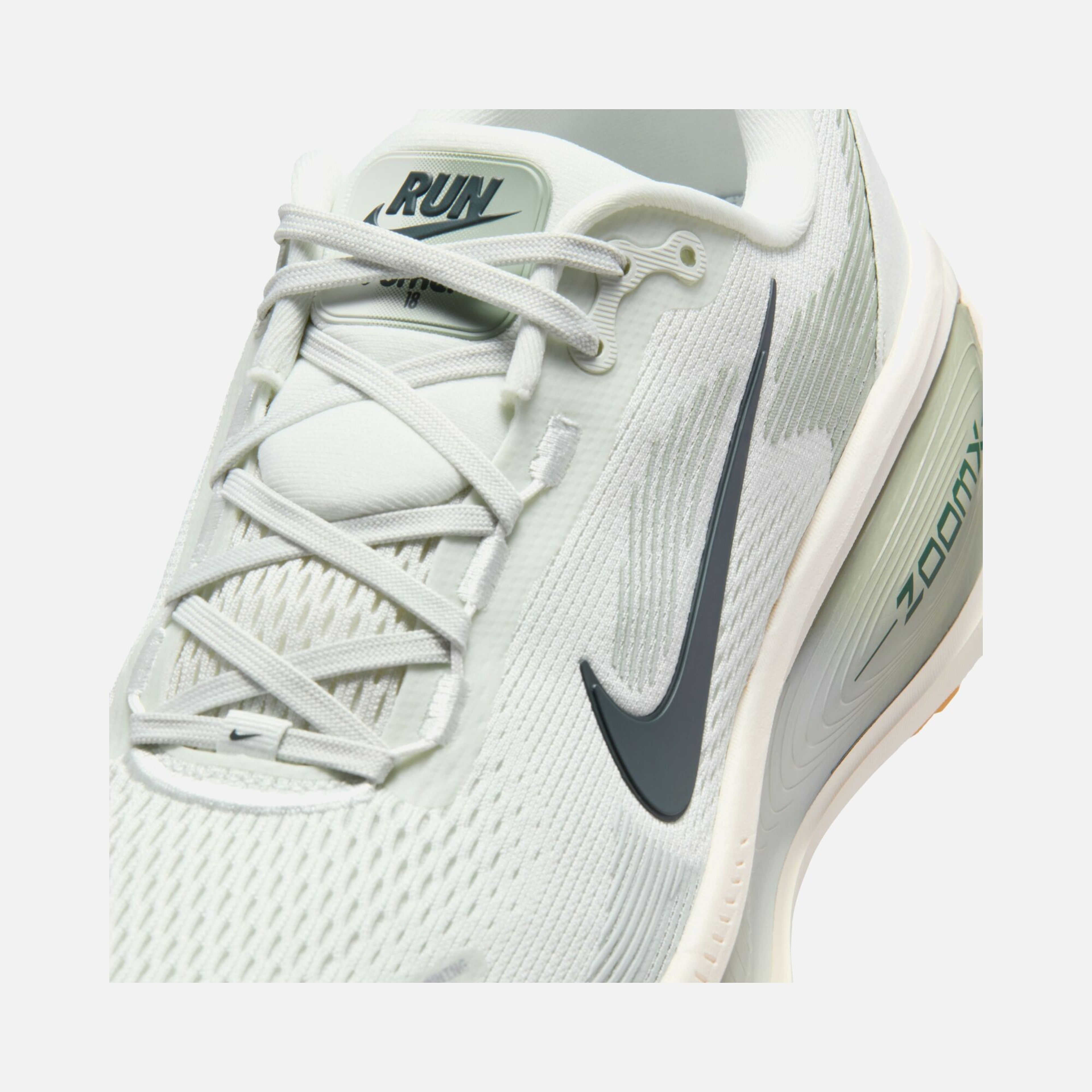 Nike Vomero 18 ZoomX Road Running Erkek Spor Ayakkabı