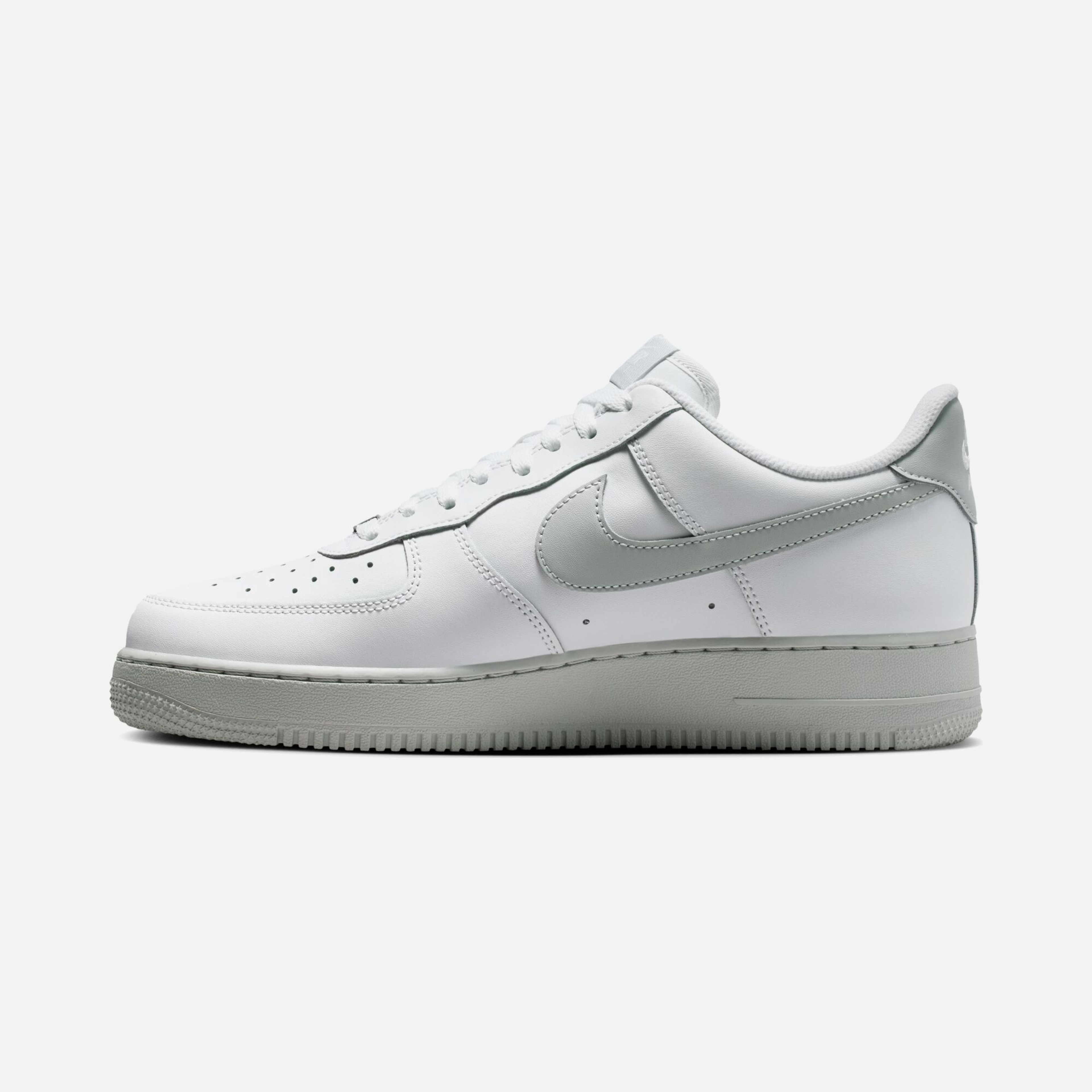 Nike Air Force 1 07 26 Erkek Spor Ayakkabı