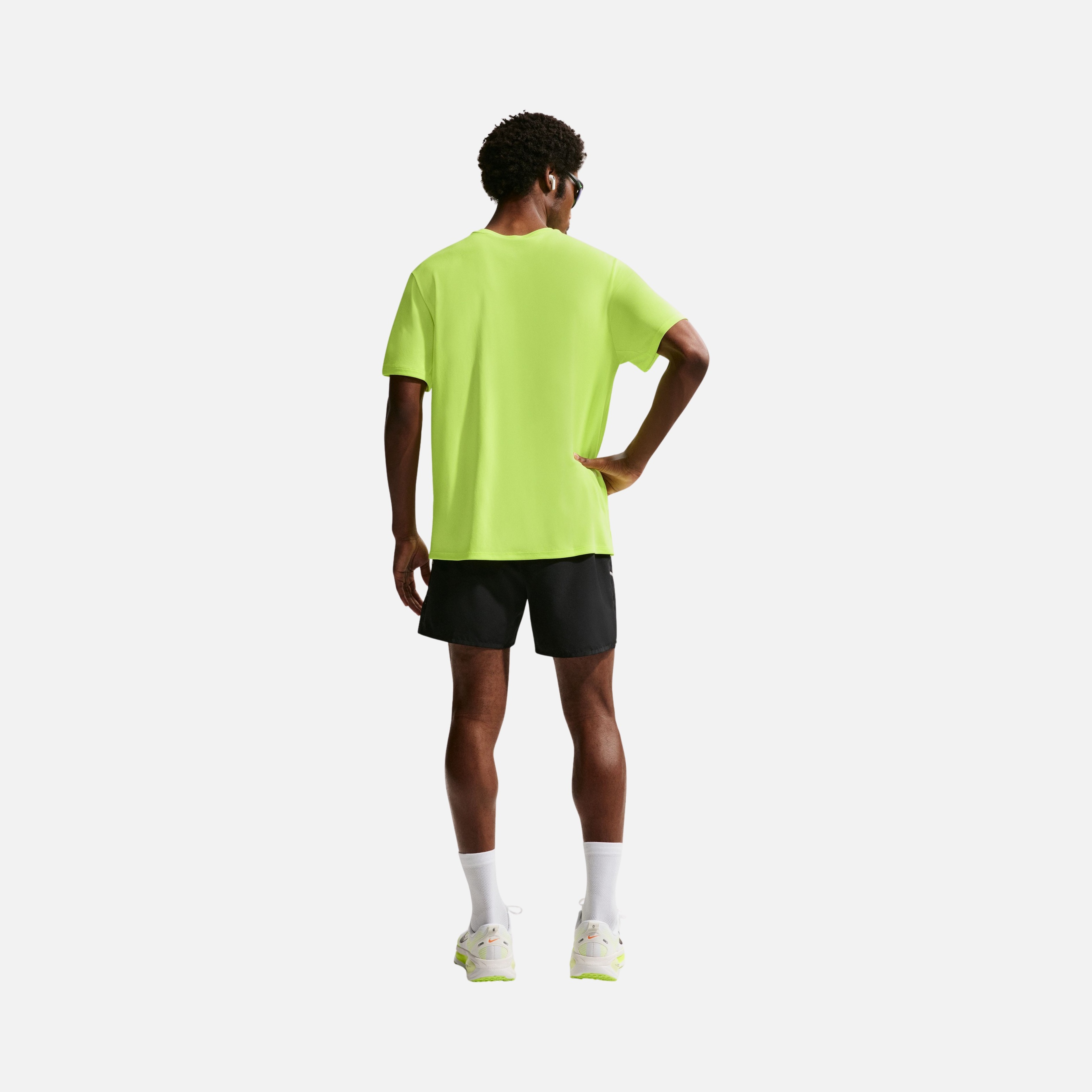 Nike Miler Dri-FIT UV-Protection Short-Sleeve Erkek Tişört