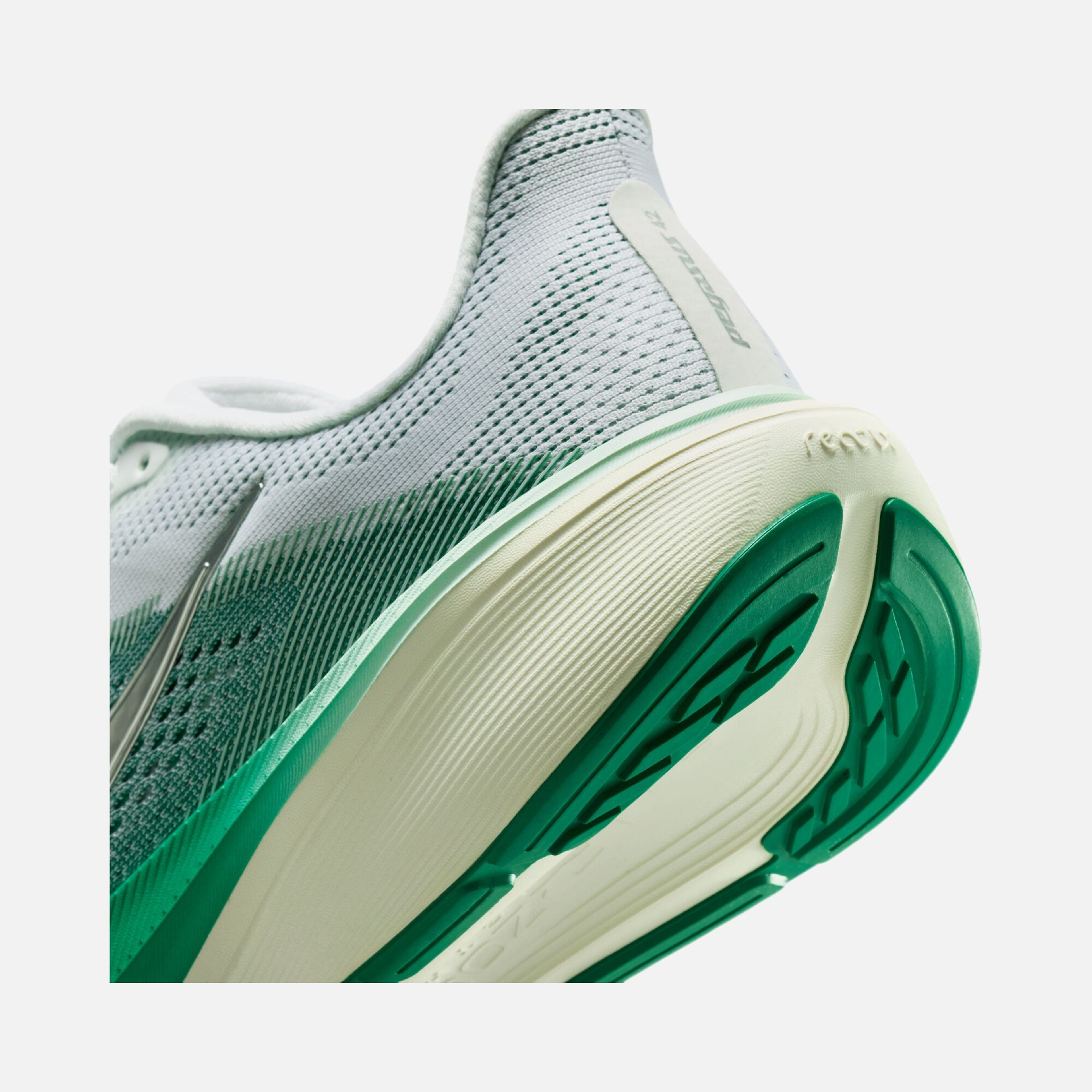 Nike Air Zoom Pegasus 42 Kadın Koşu Ayakkabısı