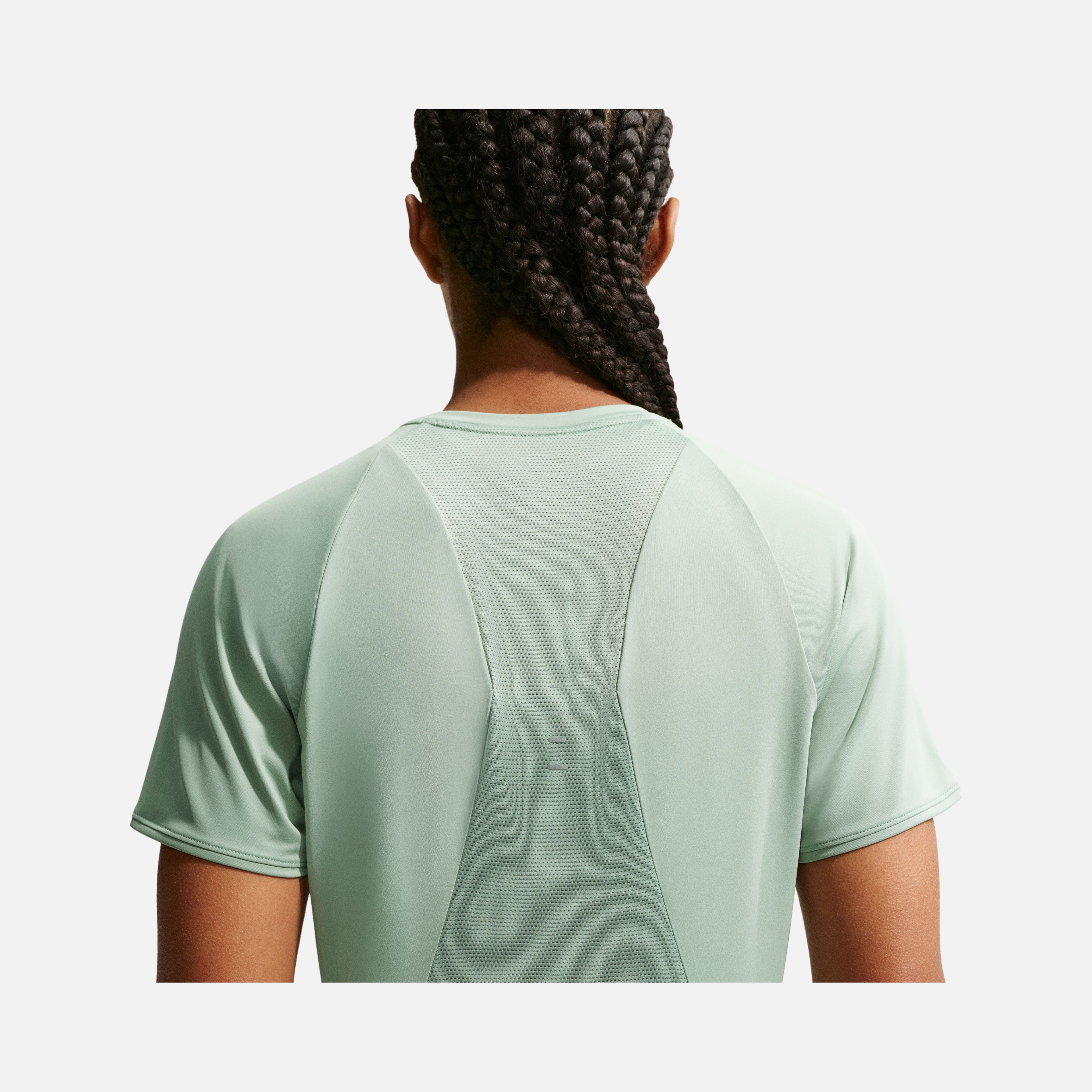 Nike Swift Dri-Fit Running Short-Sleeve Kadın Tişört