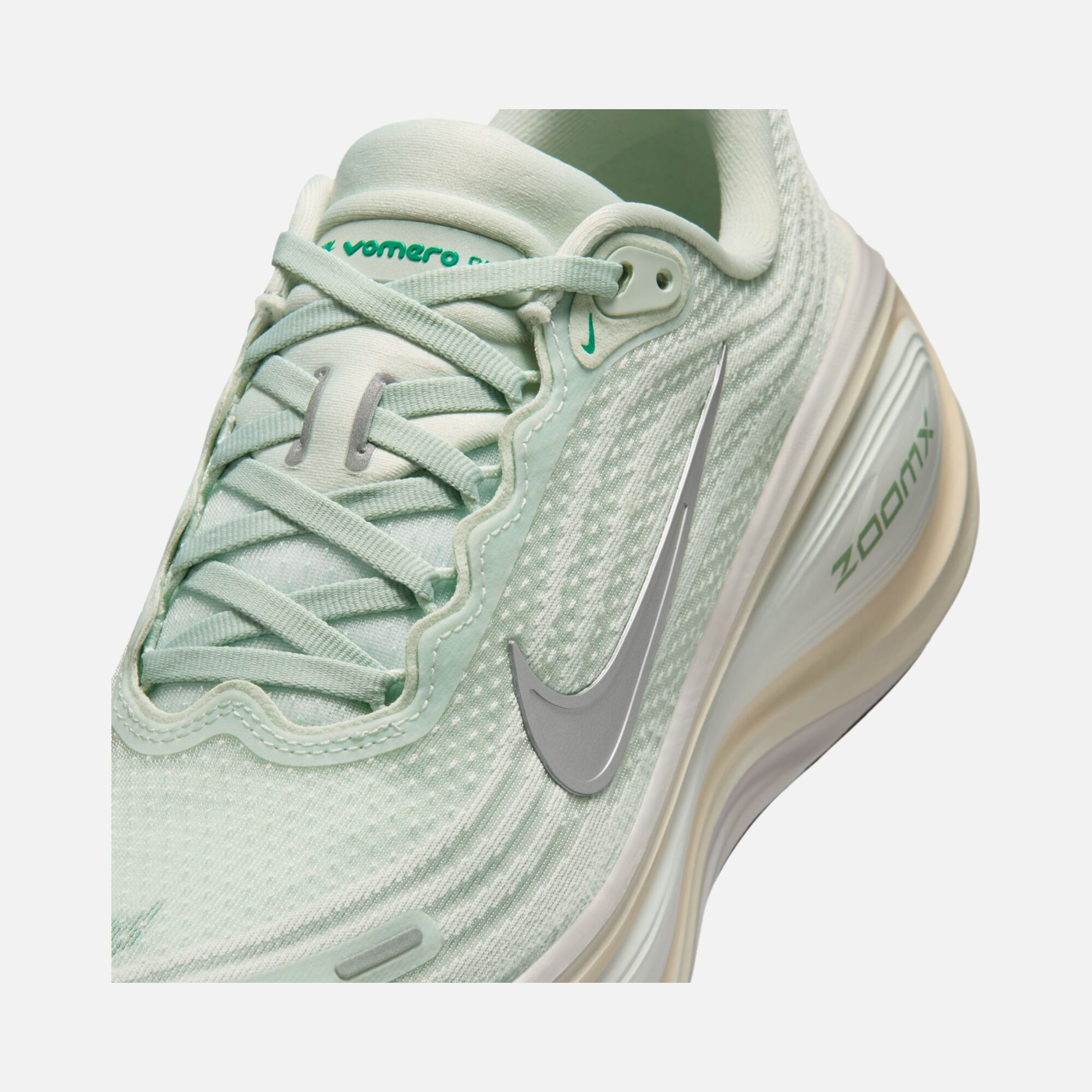 Nike Vomero Plus SS26 Kadın Spor Ayakkabı