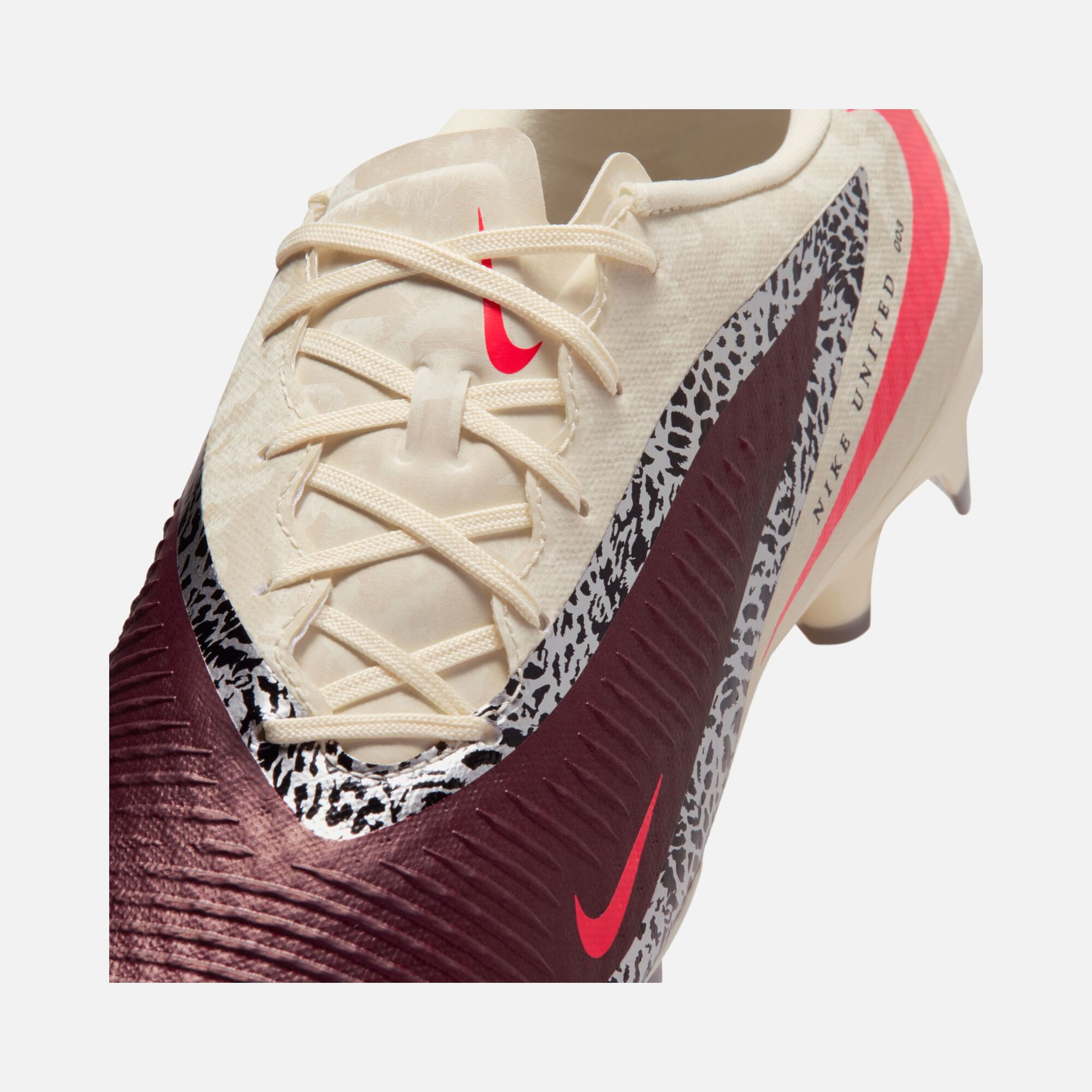 Nike Phantom 6 Low Acad Fg/Mg Nu3 Erkek Krampon