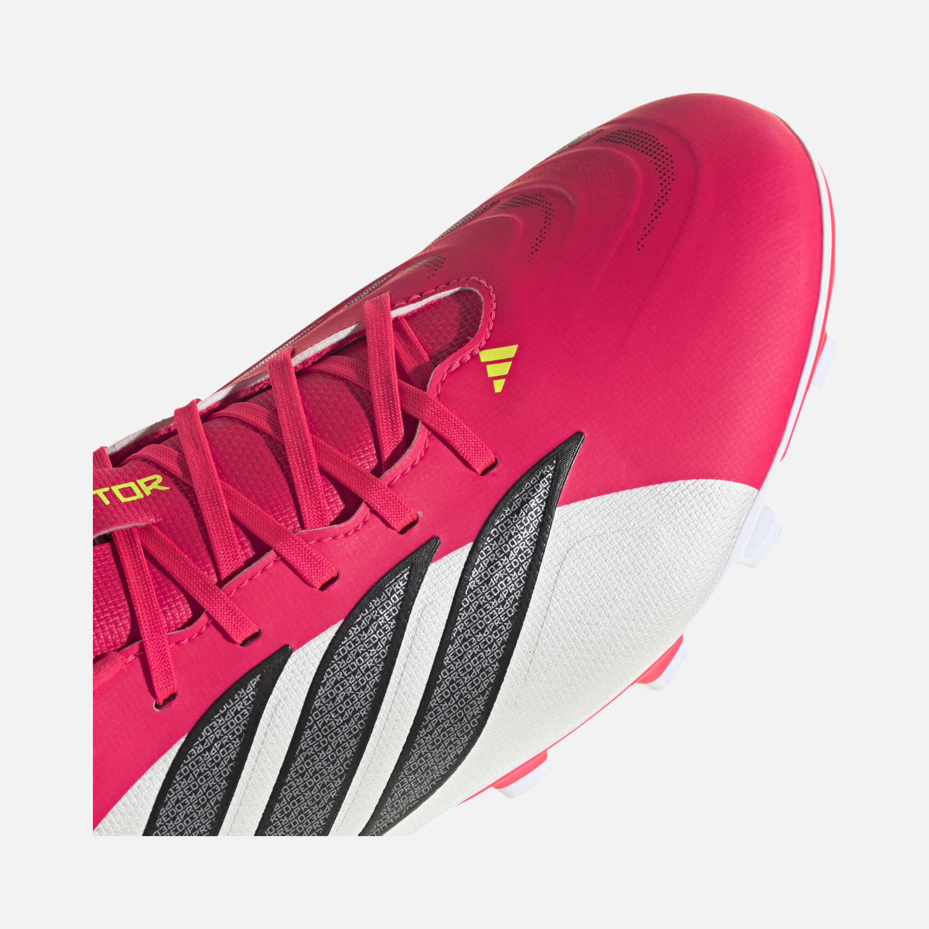 adidas Predator Club Fg/Mg SU26 Erkek Krampon