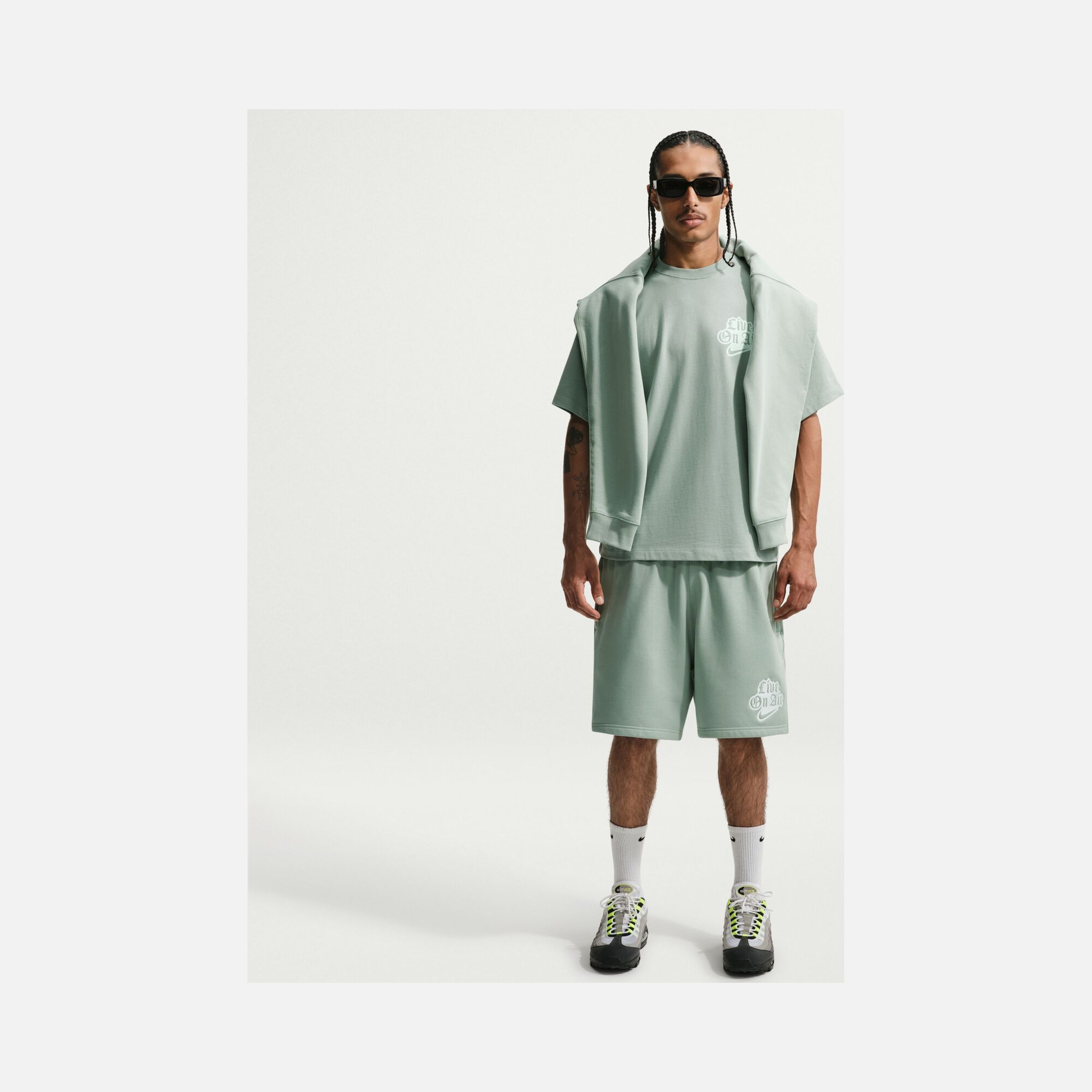 Nike Solo Swoosh Erkek Şort