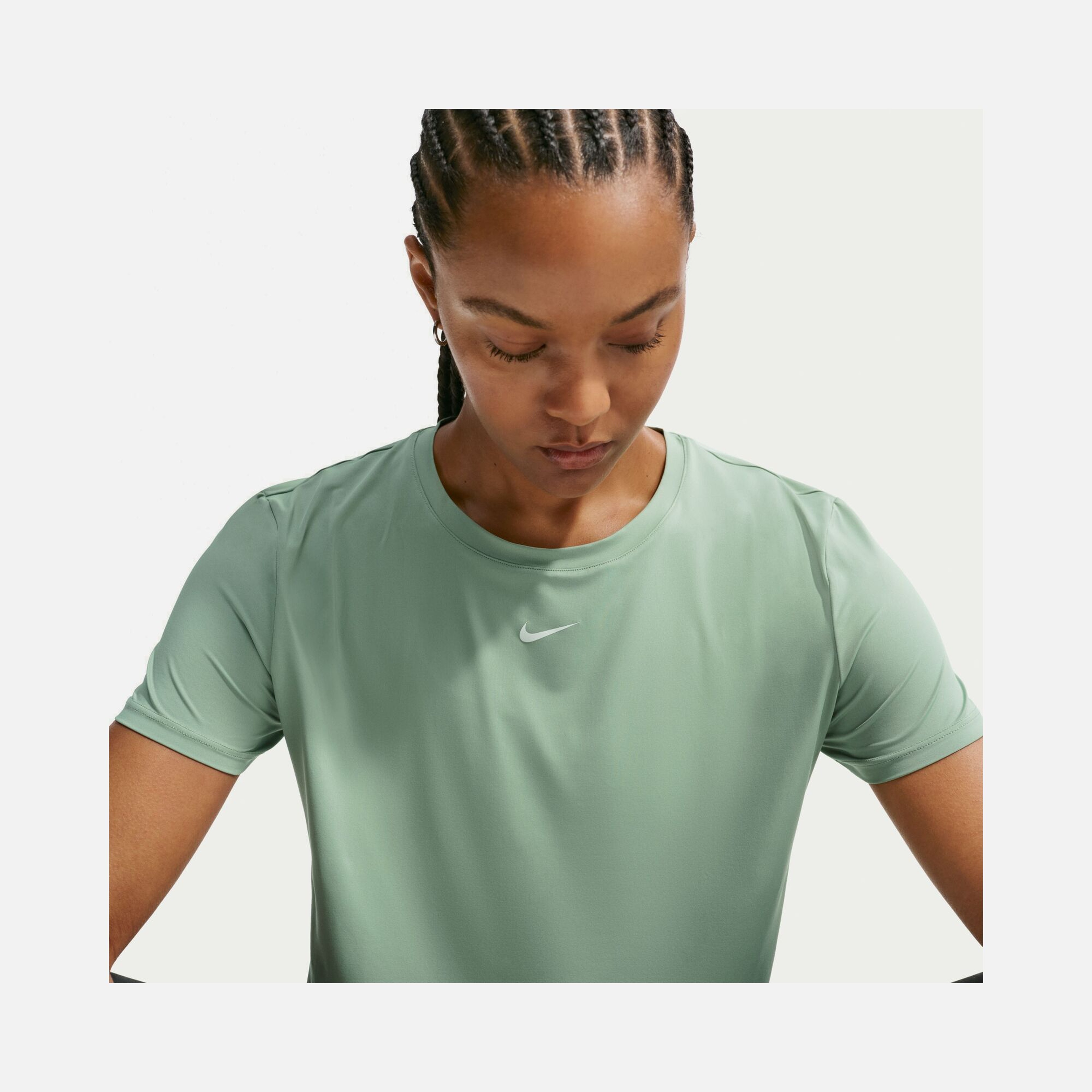 Nike One Classic Dri-Fit Short-Sleeve Training Kadın Tişört