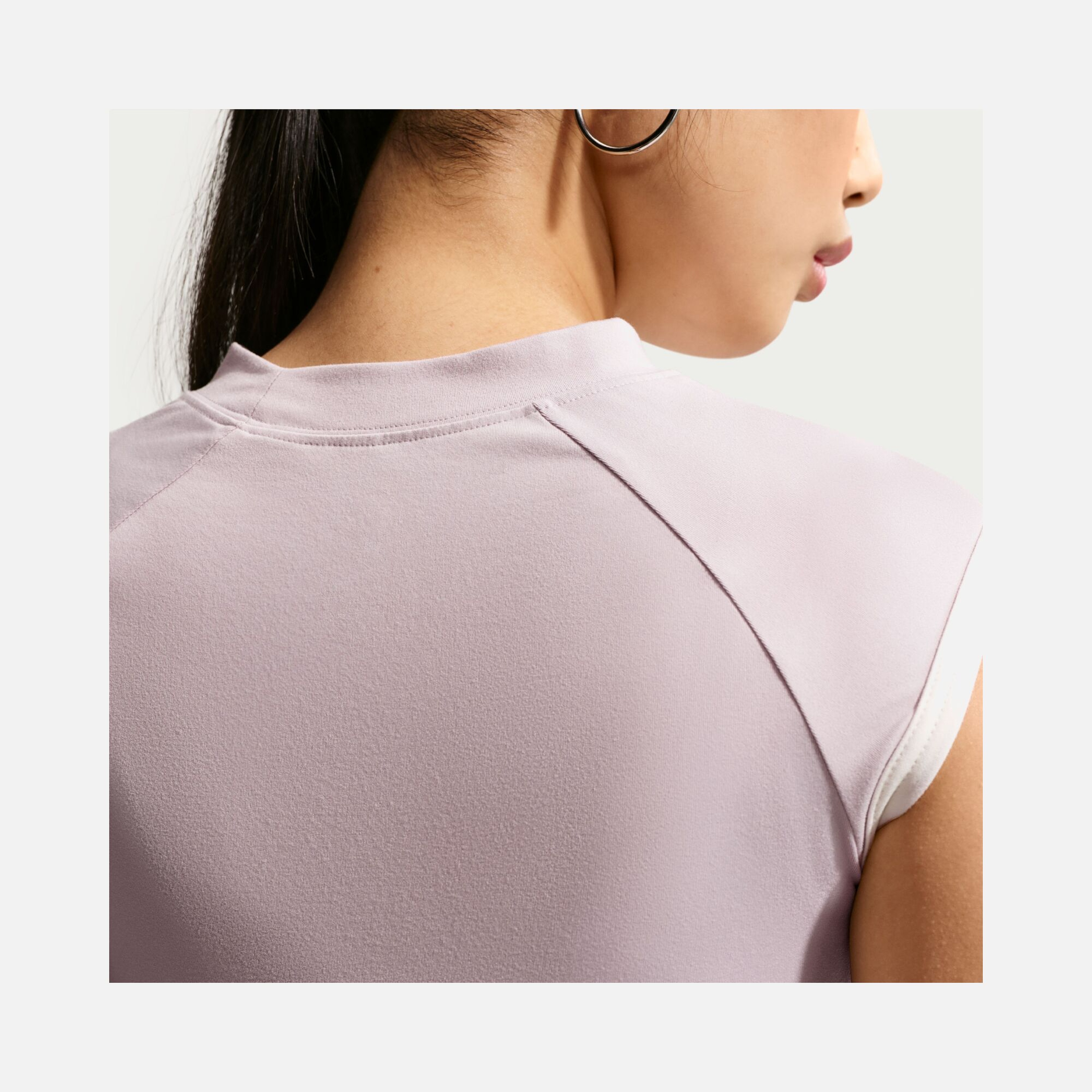 Nike Tight Sleeveless 1/4-Zip Top Kadın Tişört