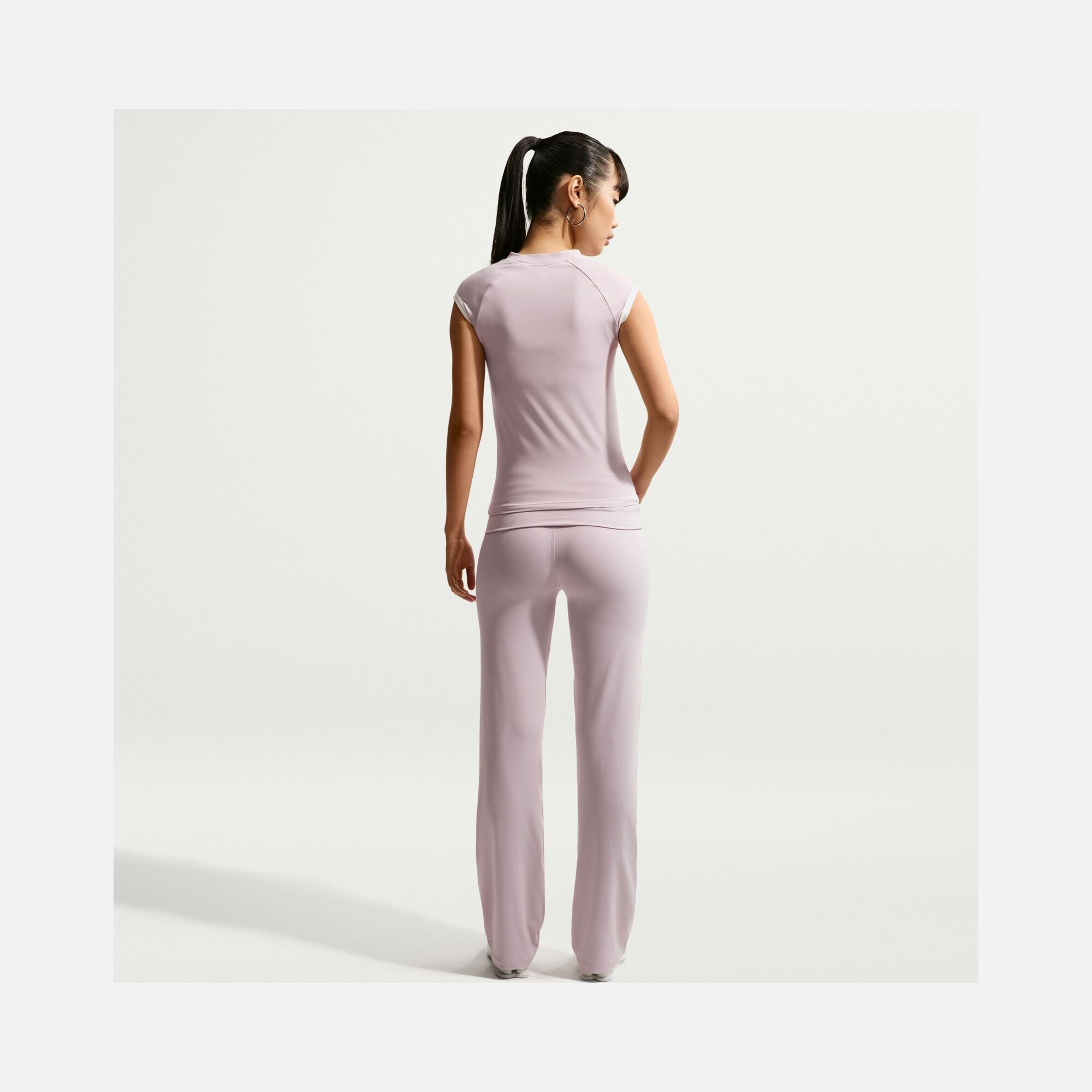 Nike Tight Sleeveless 1/4-Zip Top Kadın Tişört