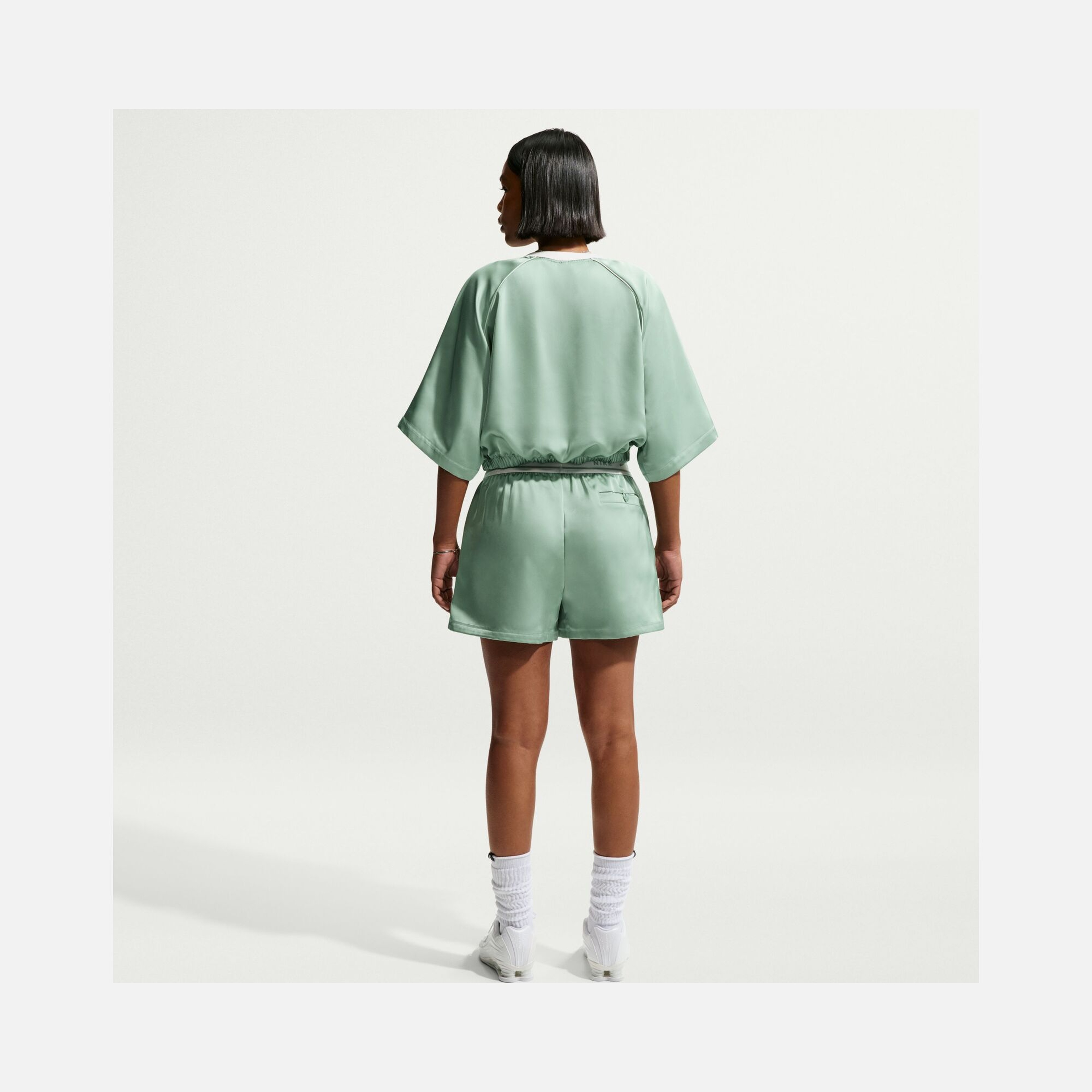 Nike Sportswear Offline Woven Saten Kadın Şort