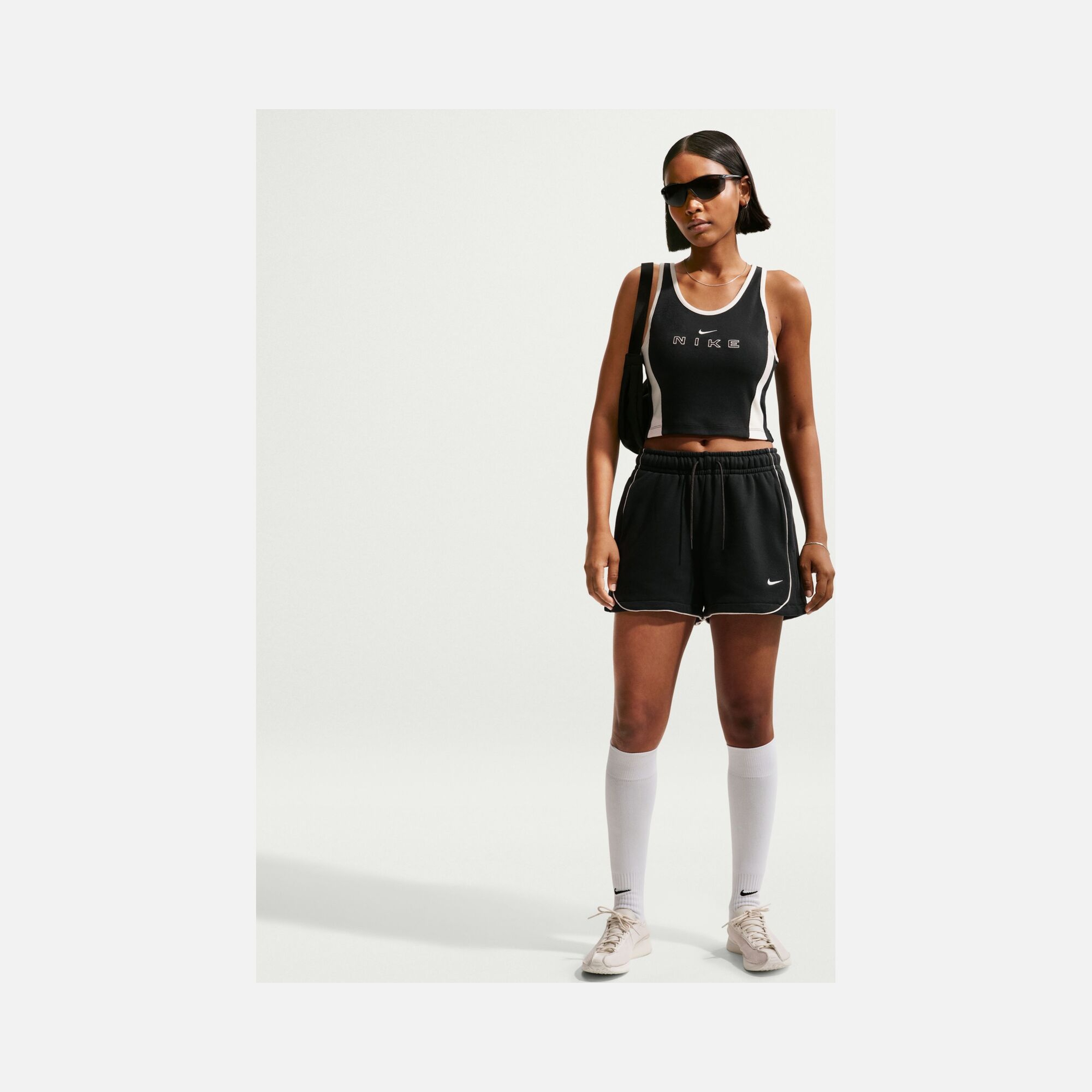 Nike Sportswear Street Grafik Mid-Rise Fleece Kadın Şort