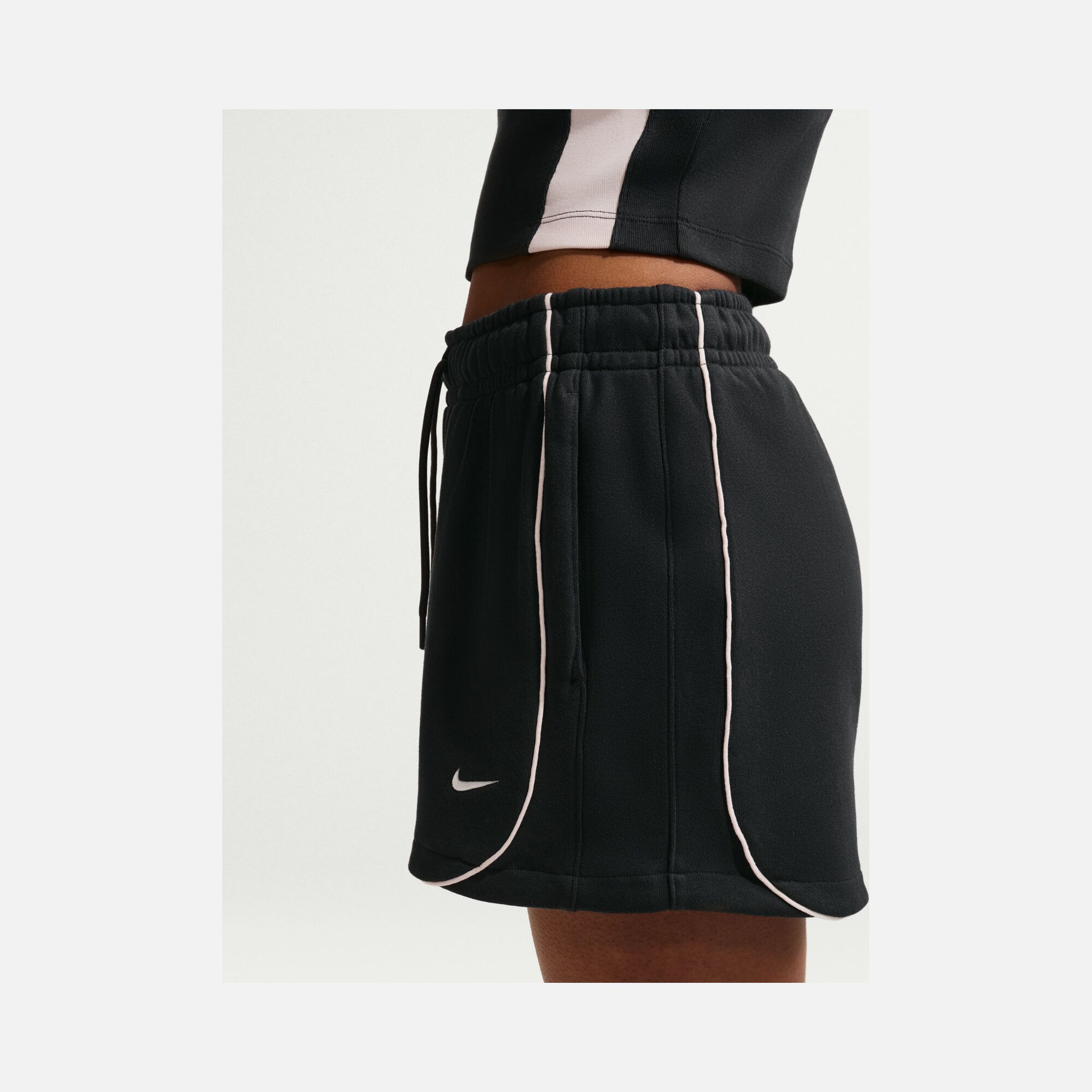 Nike Sportswear Street Grafik Mid-Rise Fleece Kadın Şort