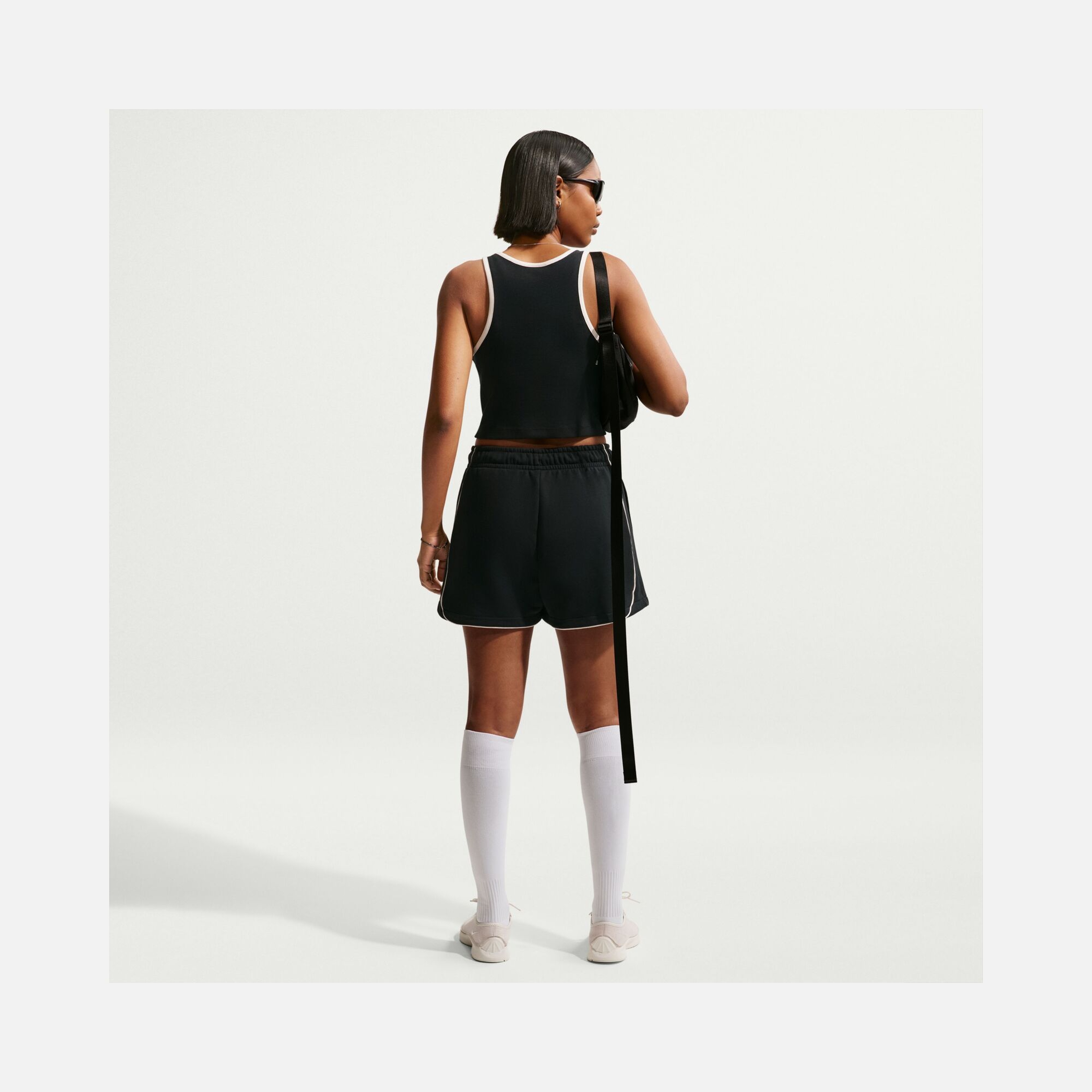 Nike Sportswear Street Grafik Mid-Rise Fleece Kadın Şort