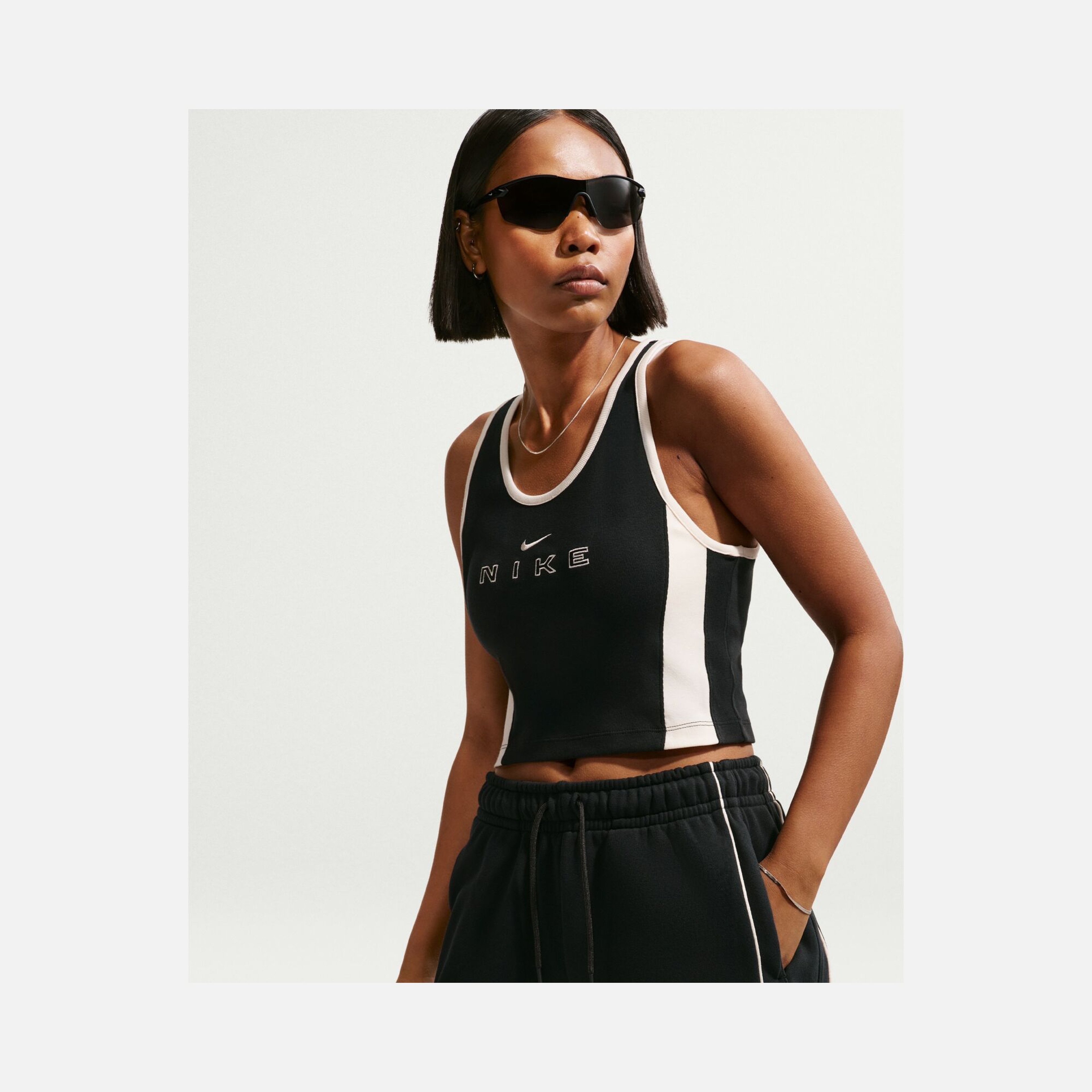 Nike Sportswear Street Grafik Mid-Rise Fleece Kadın Şort