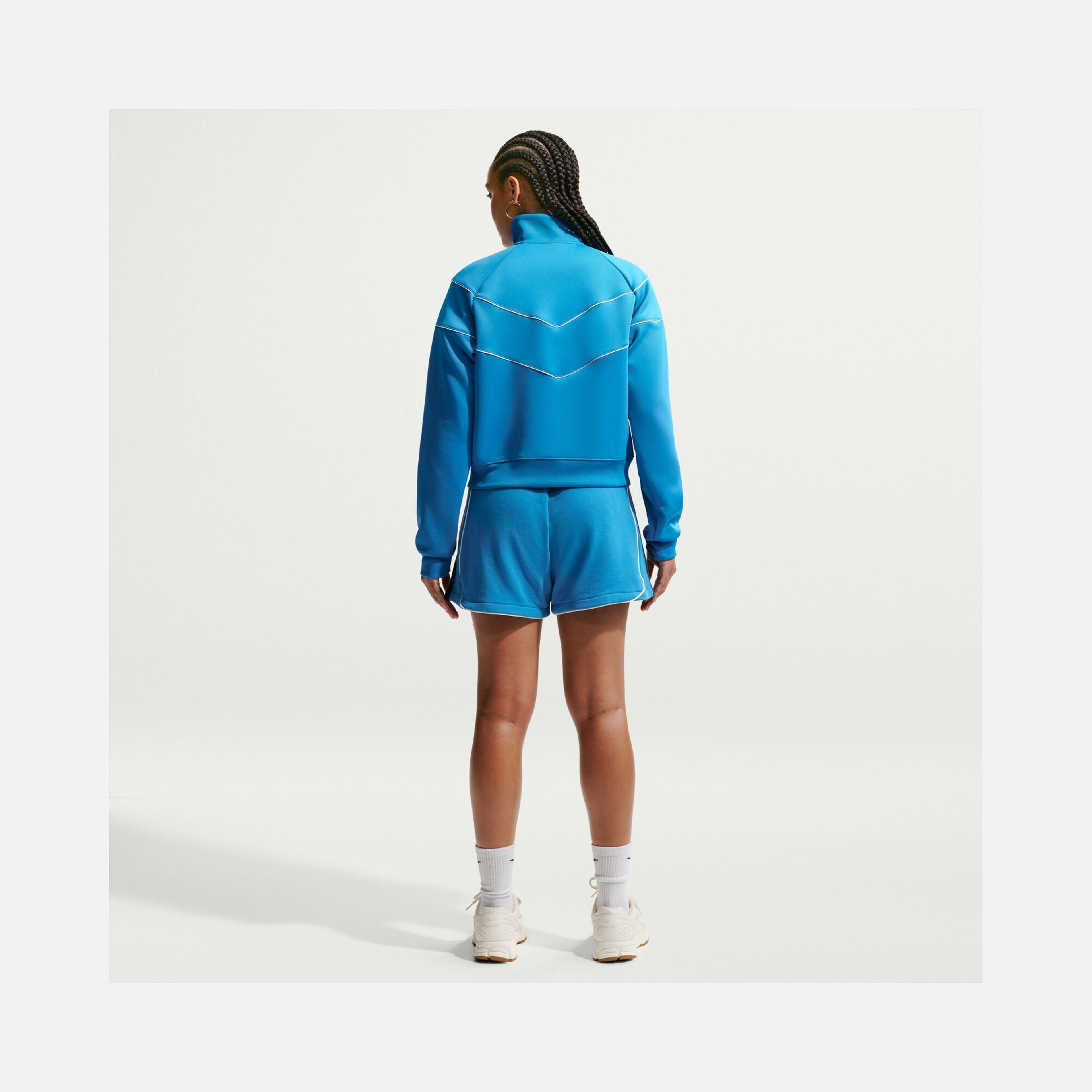 Nike Sportswear Street Grafik Mid-Rise Fleece Kadın Şort