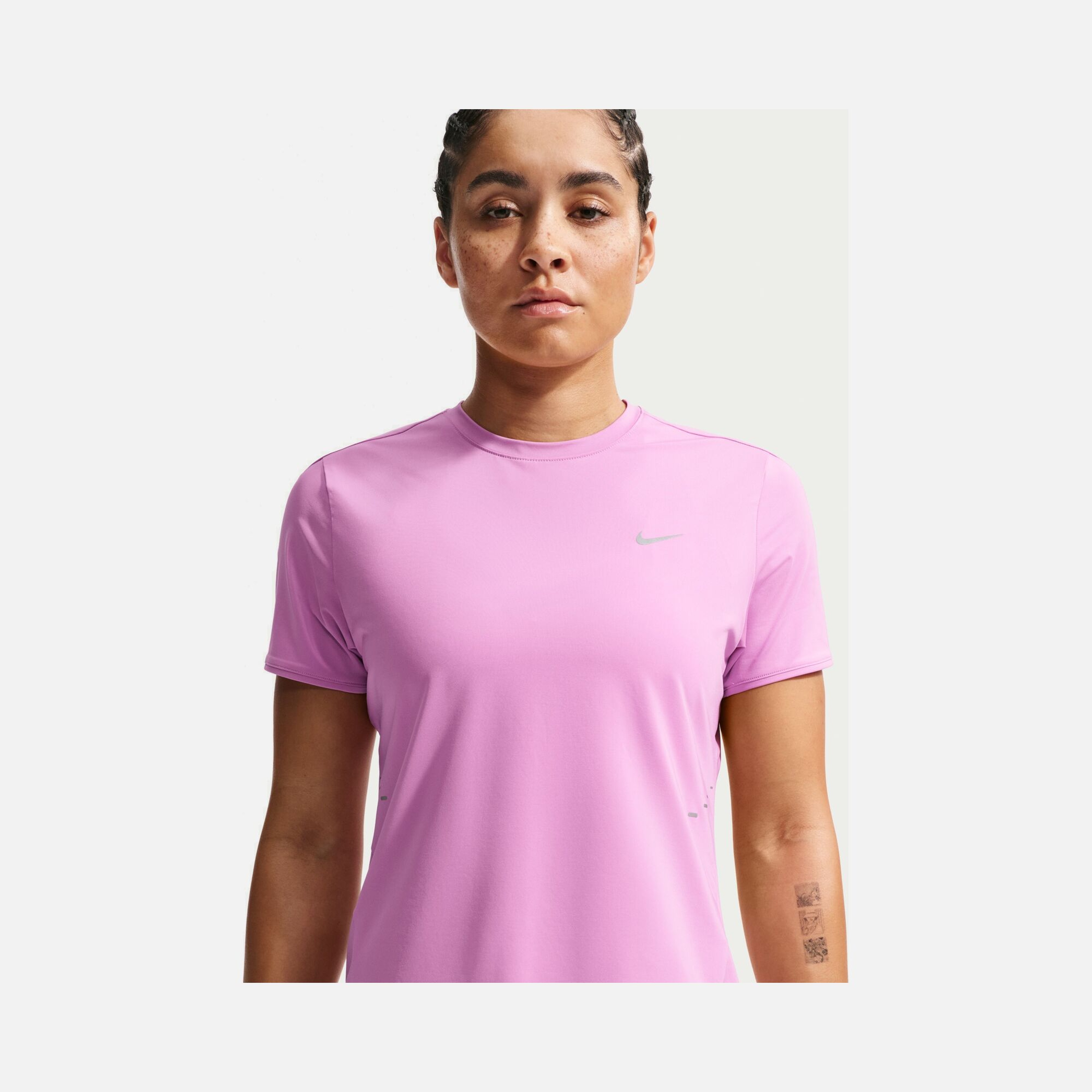 Nike Swift Dri-Fit Running Short-Sleeve Kadın Tişört