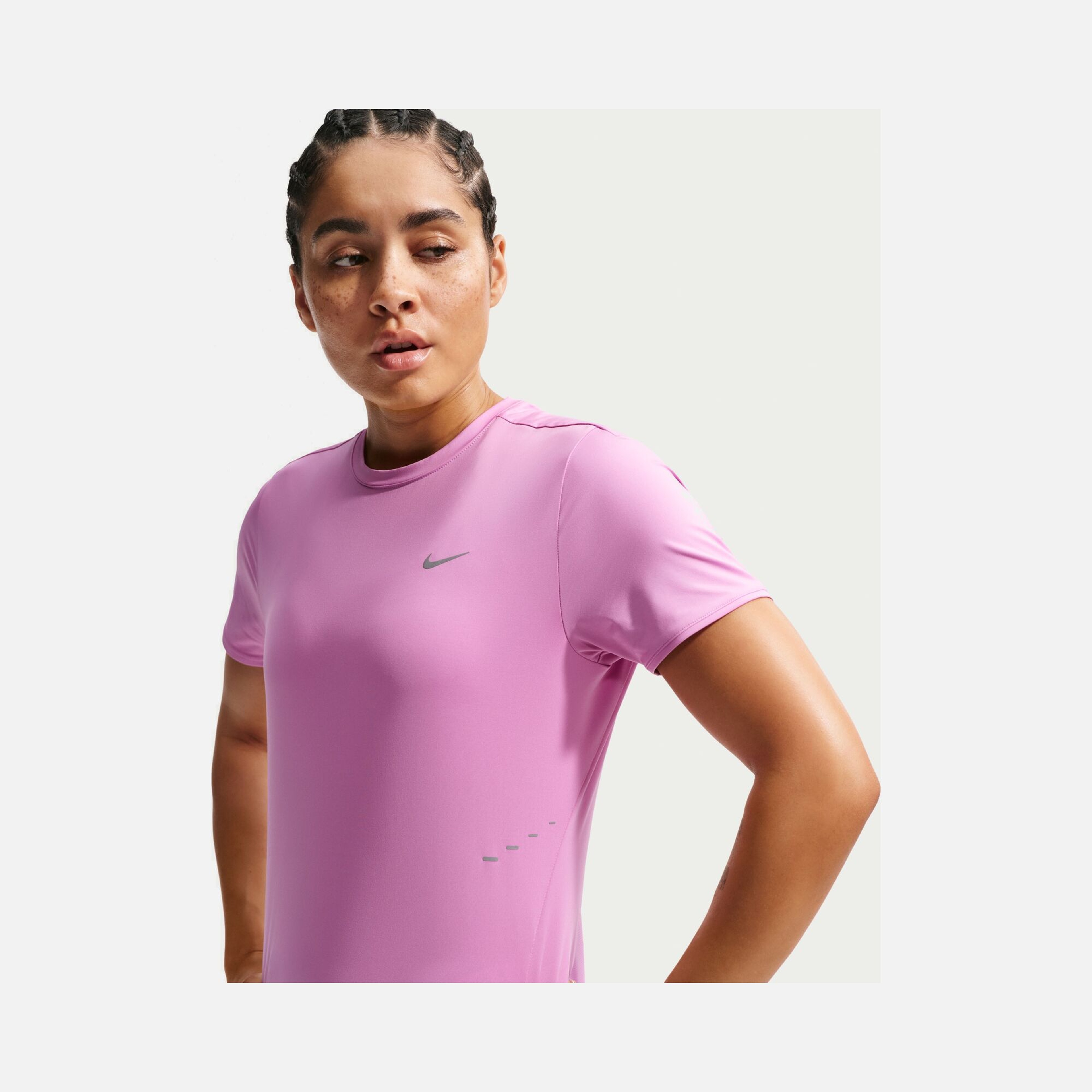 Nike Swift Dri-Fit Running Short-Sleeve Kadın Tişört