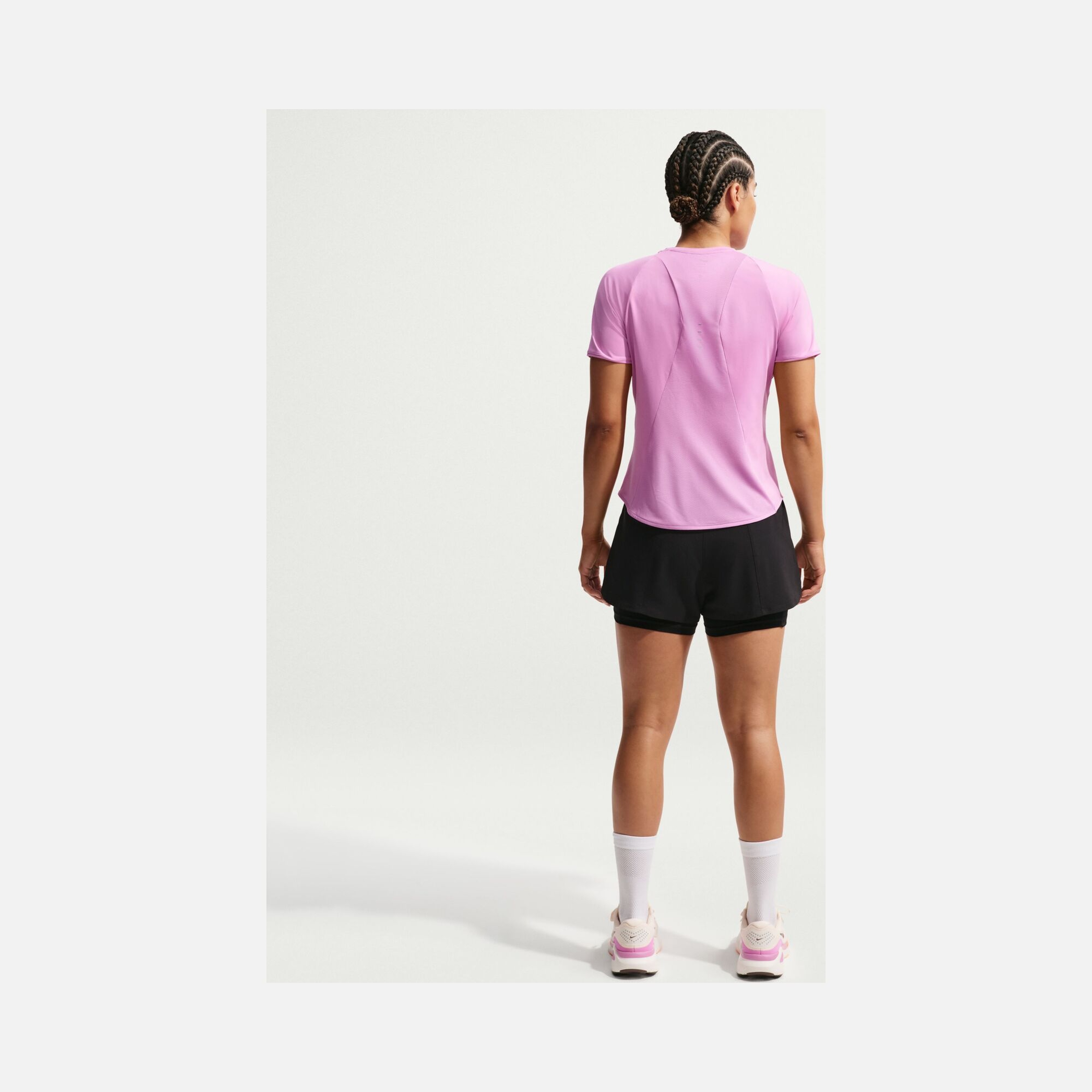 Nike Swift Dri-Fit Running Short-Sleeve Kadın Tişört