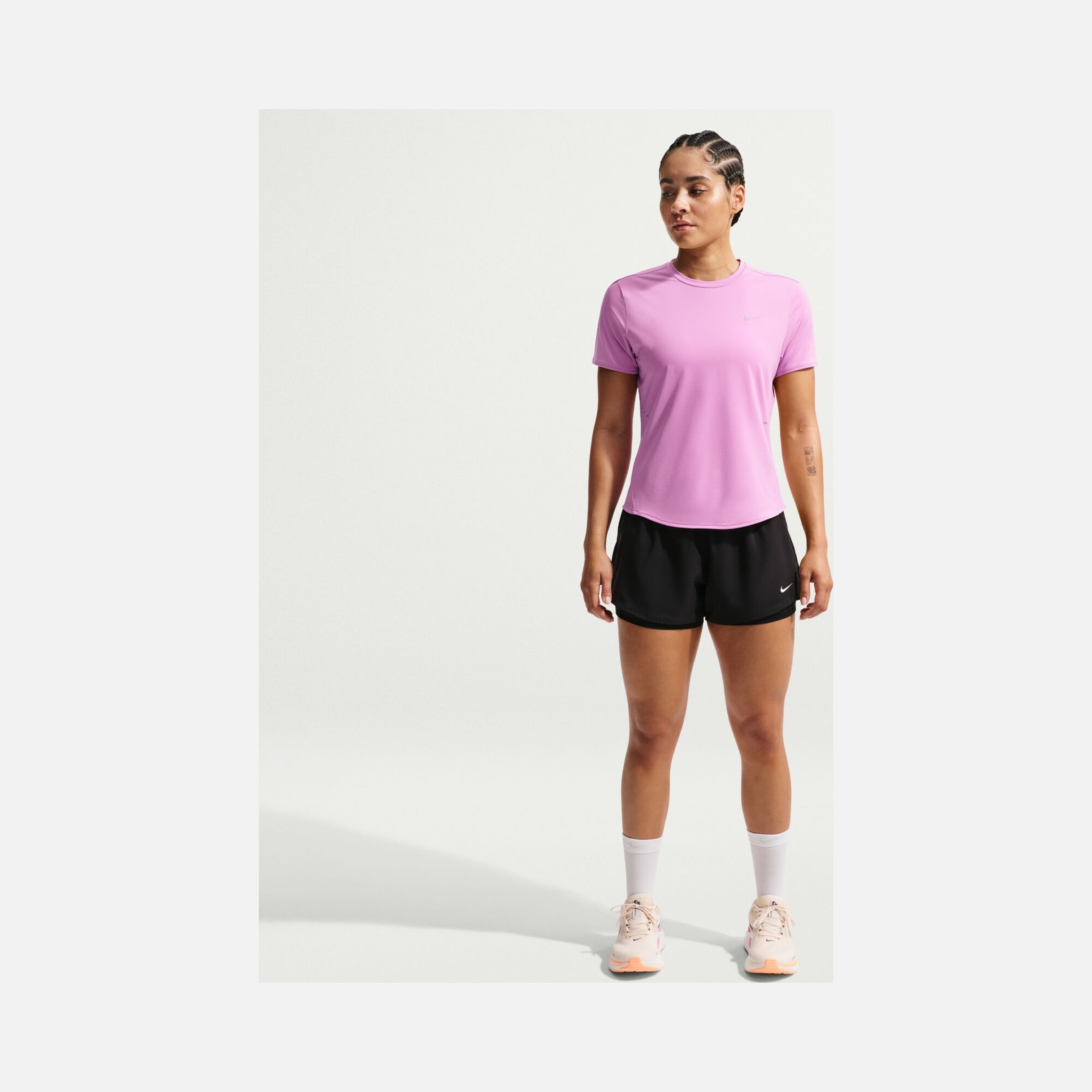 Nike Swift Dri-Fit Running Short-Sleeve Kadın Tişört