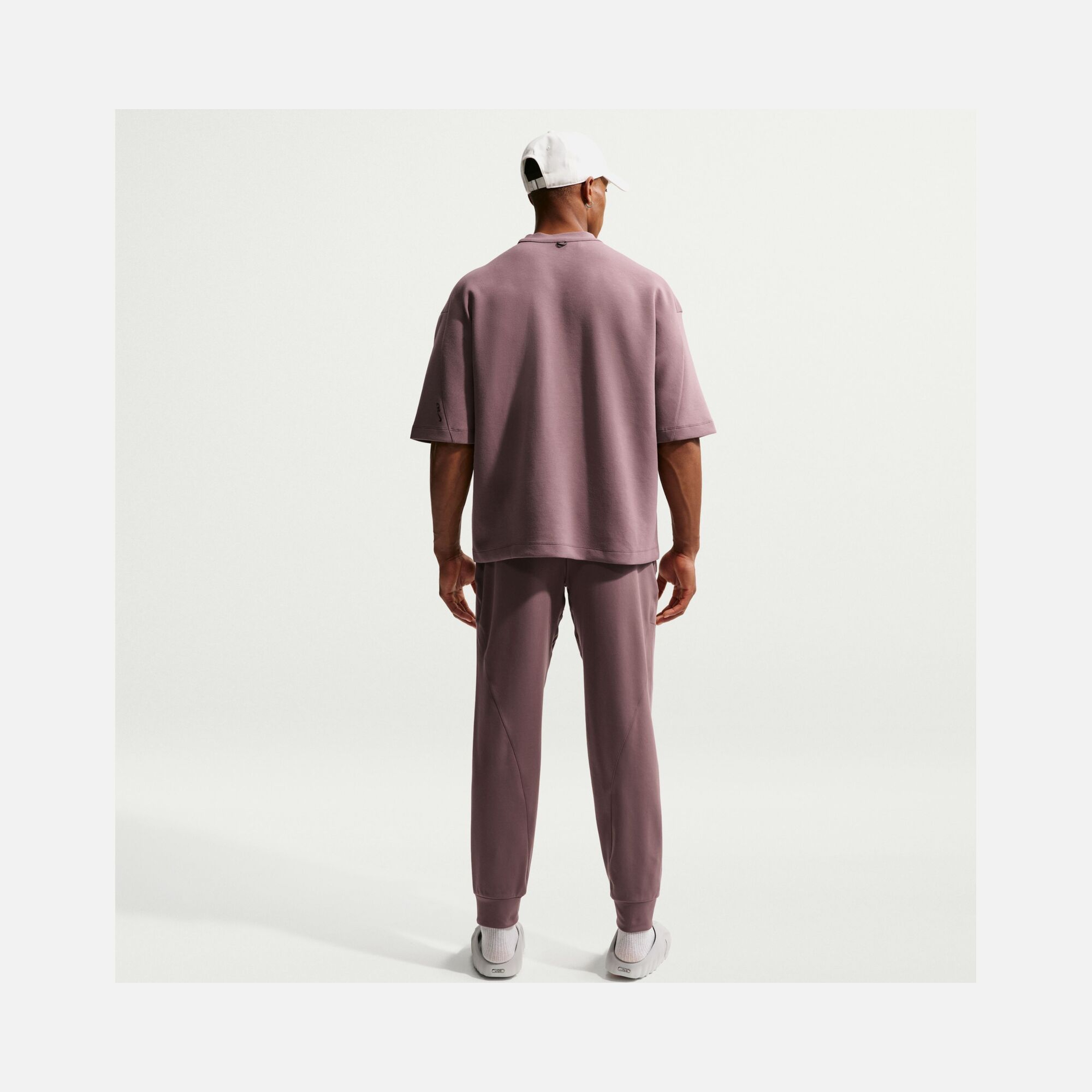 Nike ImpossiblySoft Dri-FIT 24/7 Erkek Tişört