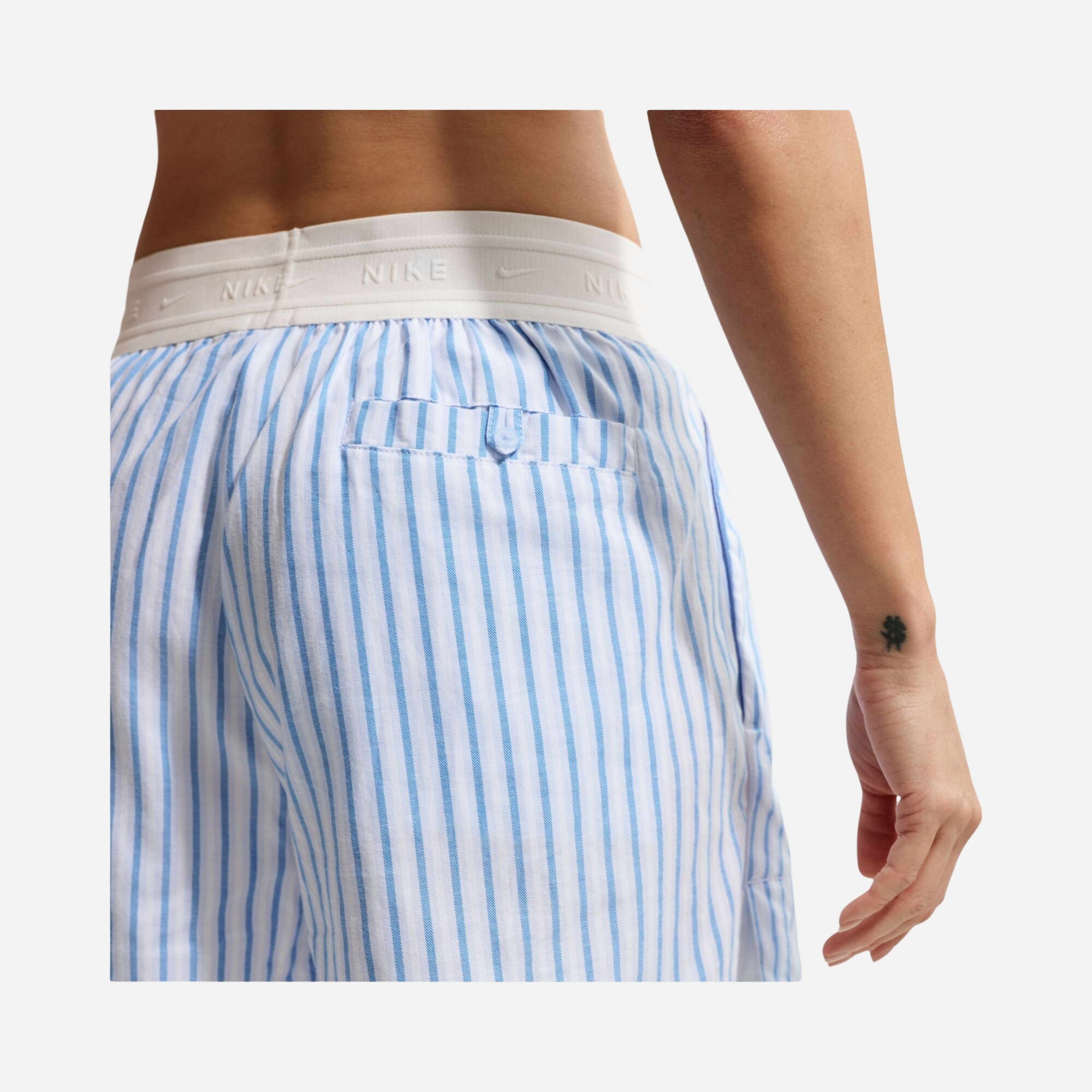 Nike Sportswear Offline Woven Poplin Çizgili Kadın Şort