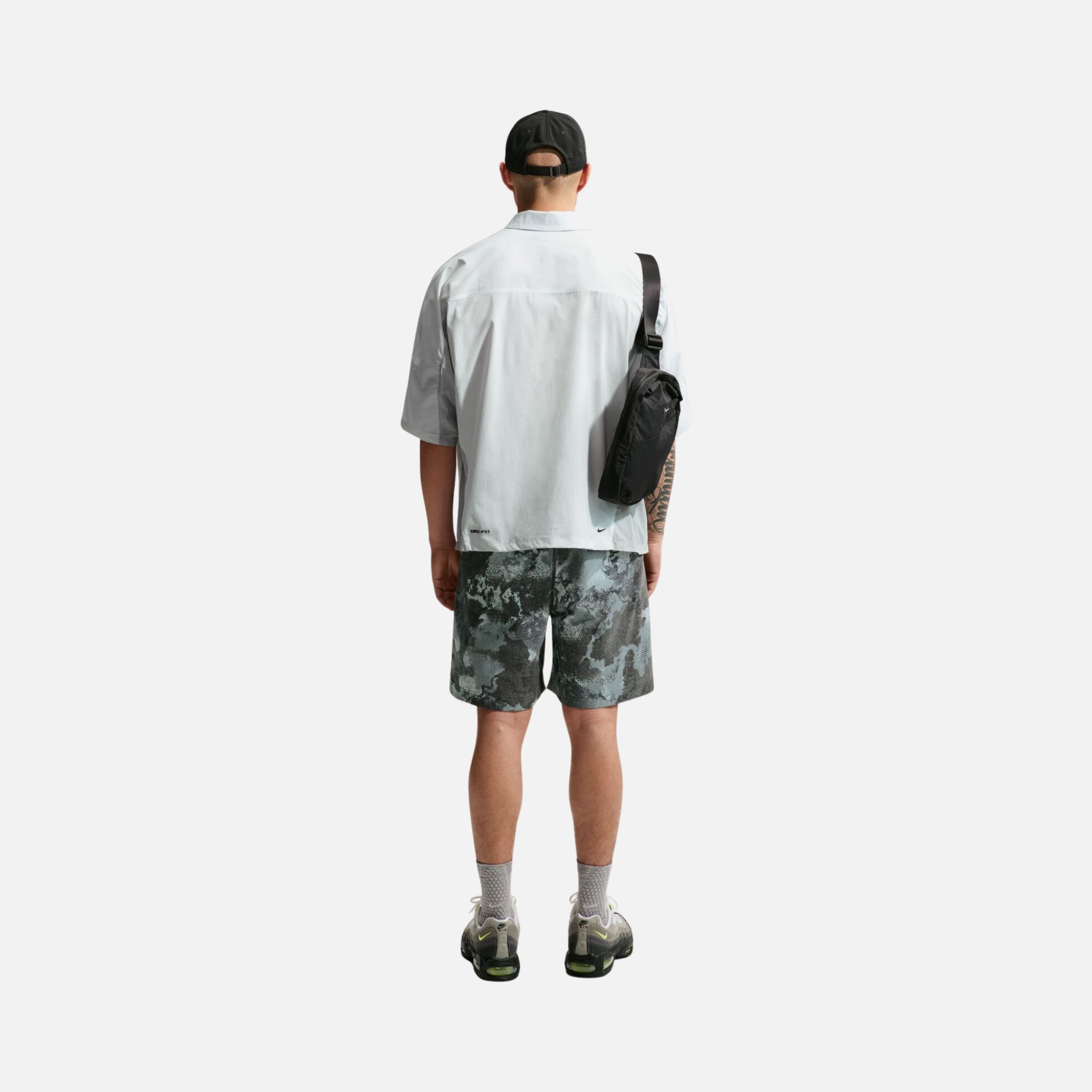 Nike Dri-FIT Tech Woven AOP Erkek Şort