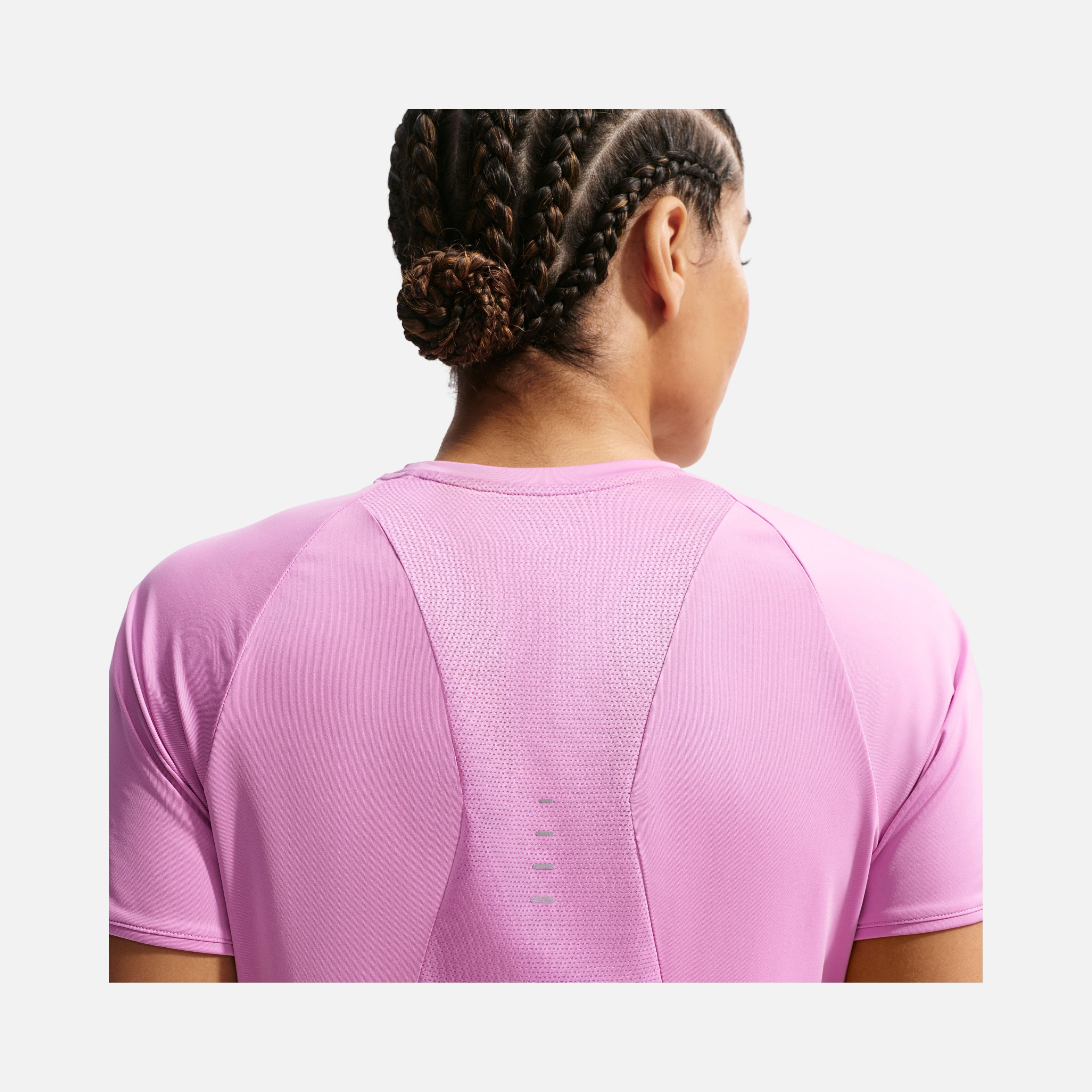 Nike Swift Dri-Fit Running Short-Sleeve Kadın Tişört