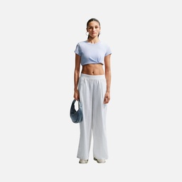 Nike Sportswear Essentials Chill Knit Short-Sleeve Kadın Tişört