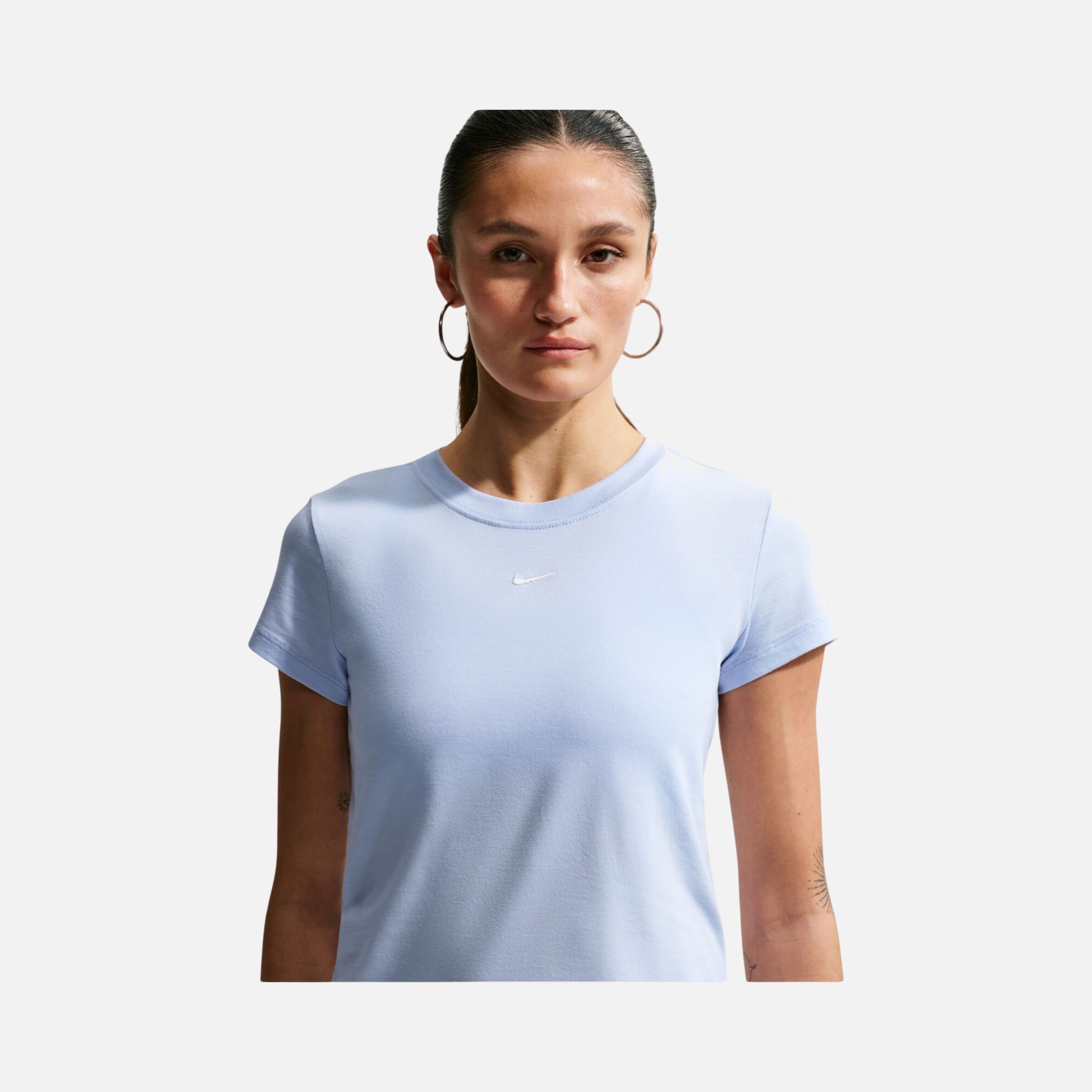 Nike Sportswear Essentials Chill Knit Short-Sleeve Kadın Tişört