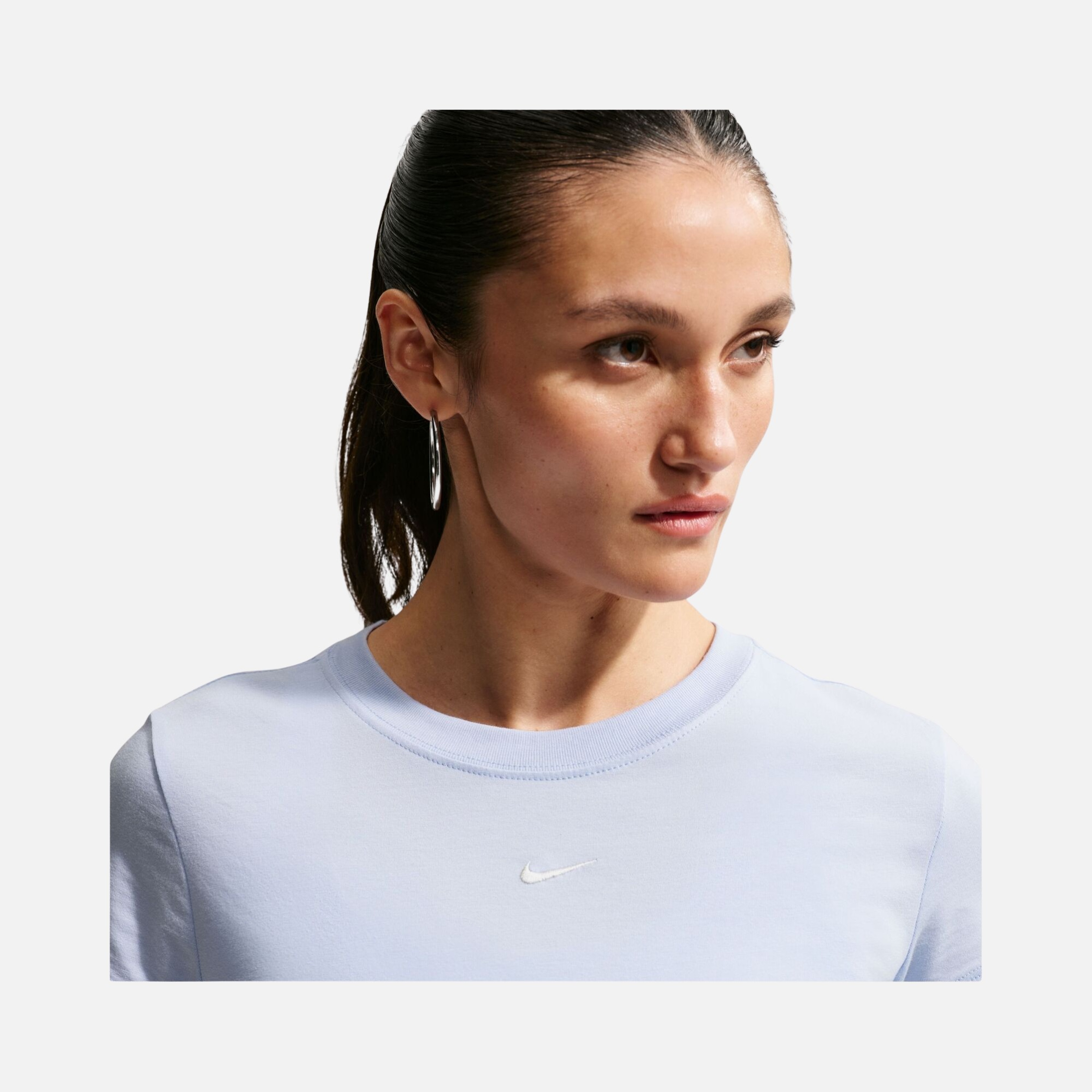 Nike Sportswear Essentials Chill Knit Short-Sleeve Kadın Tişört