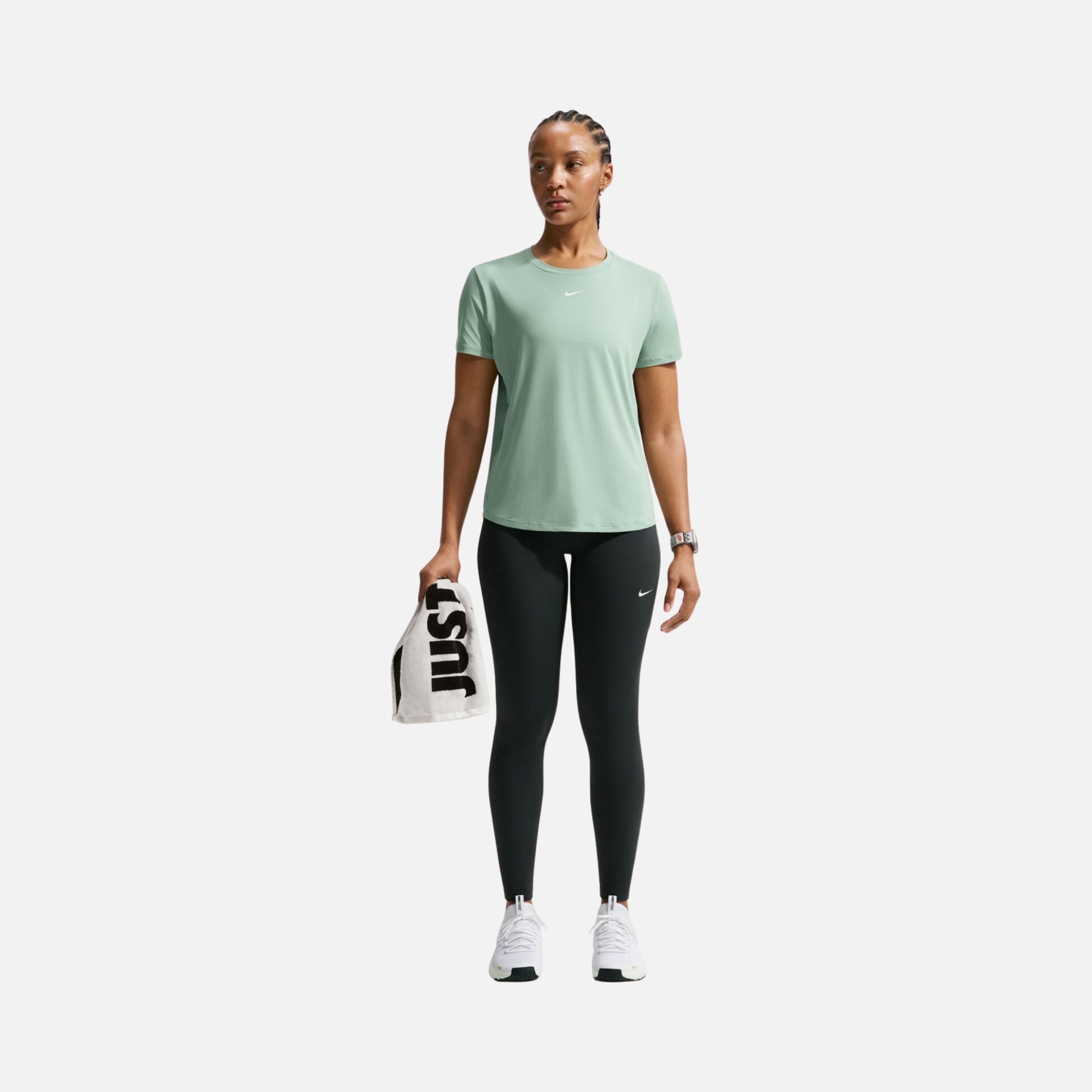 Nike One Classic Dri-Fit Short-Sleeve Training Kadın Tişört