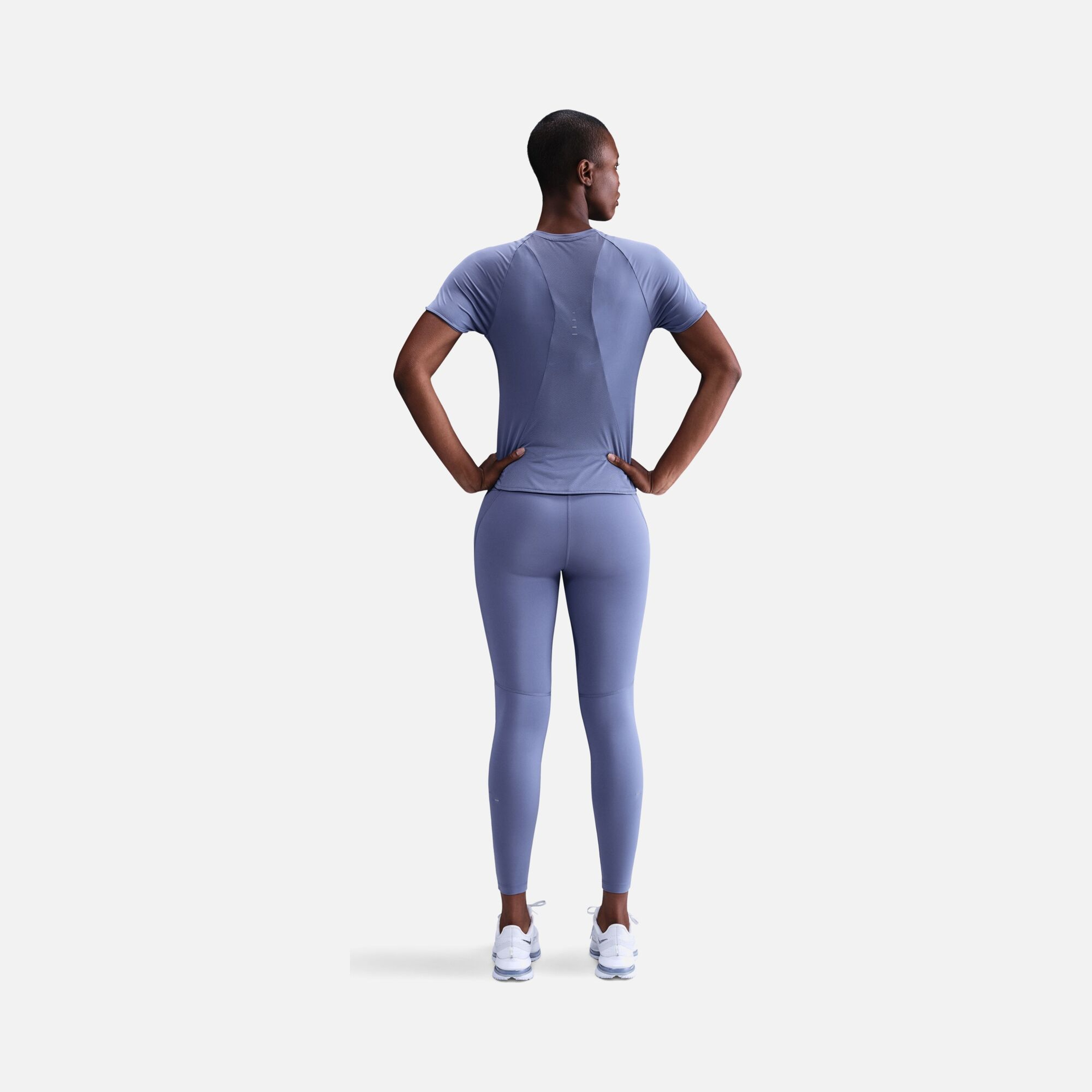 Nike Swift Dri-Fit Running Short-Sleeve Kadın Tişört