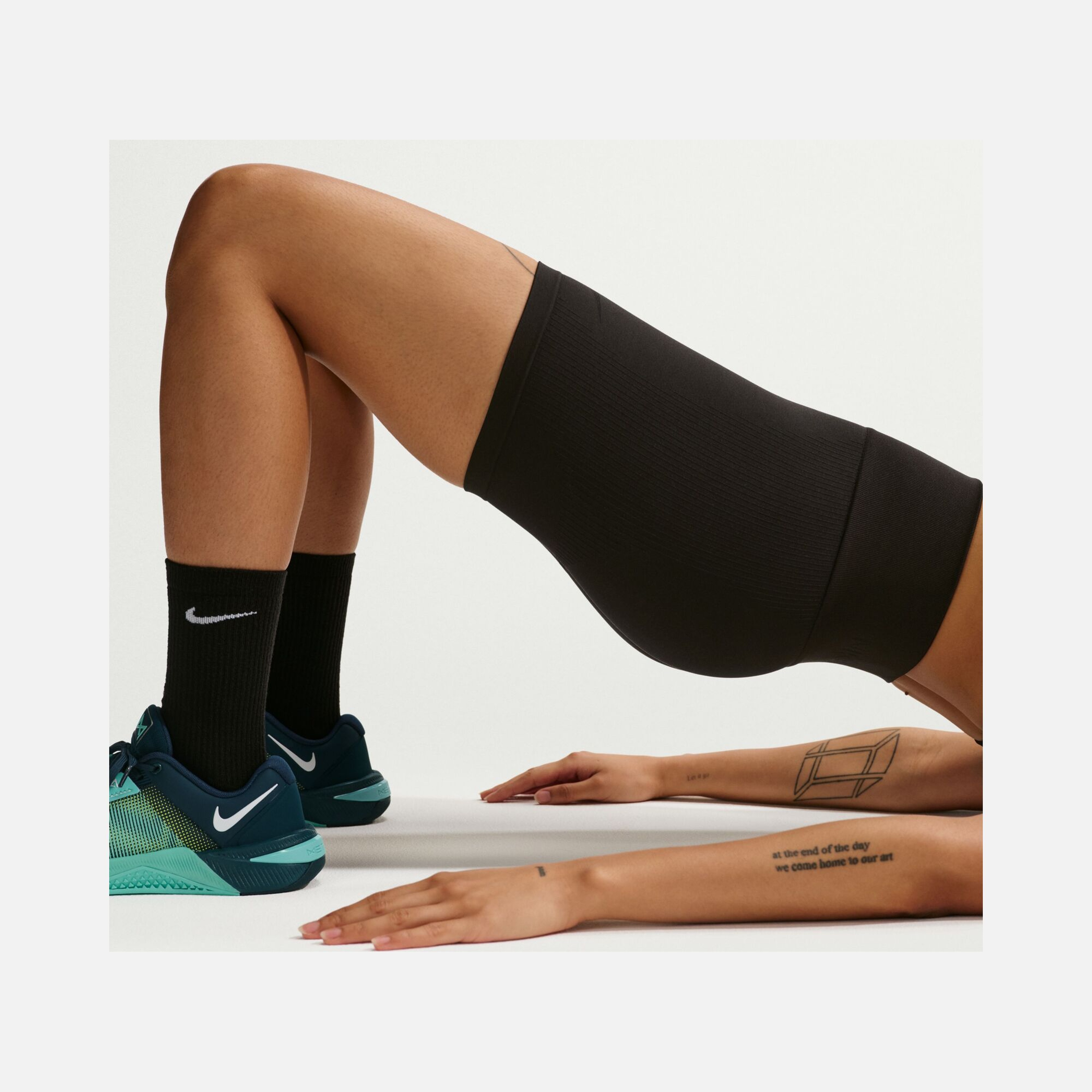 Nike Pro Dri-Fit Seamless High Rise 5 In Kadın Şort