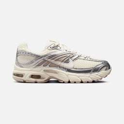 Nike Air Max Moto 2 Kadın Spor Ayakkabı