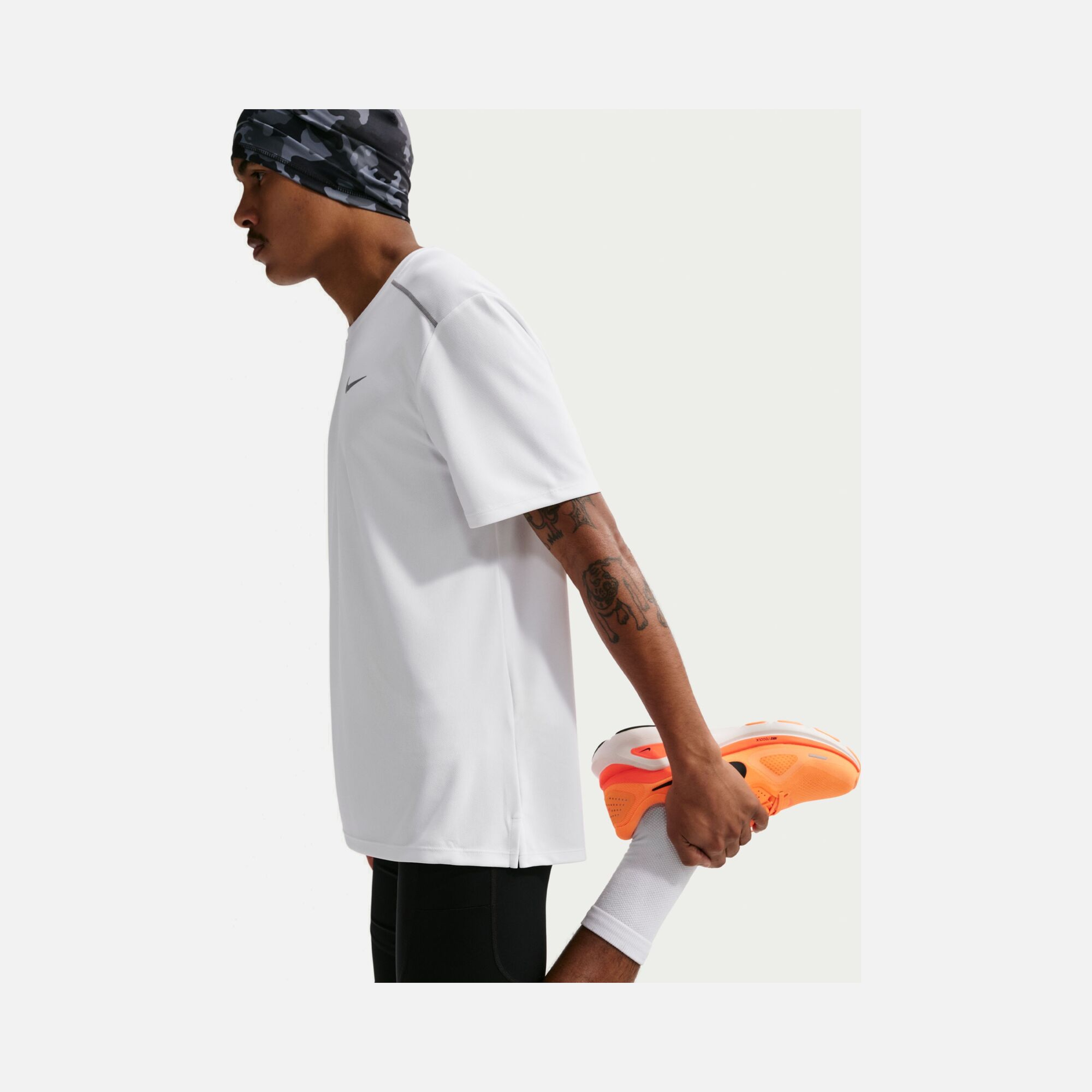 Nike Miler Dri-FIT UV-Protection Short-Sleeve Erkek Tişört