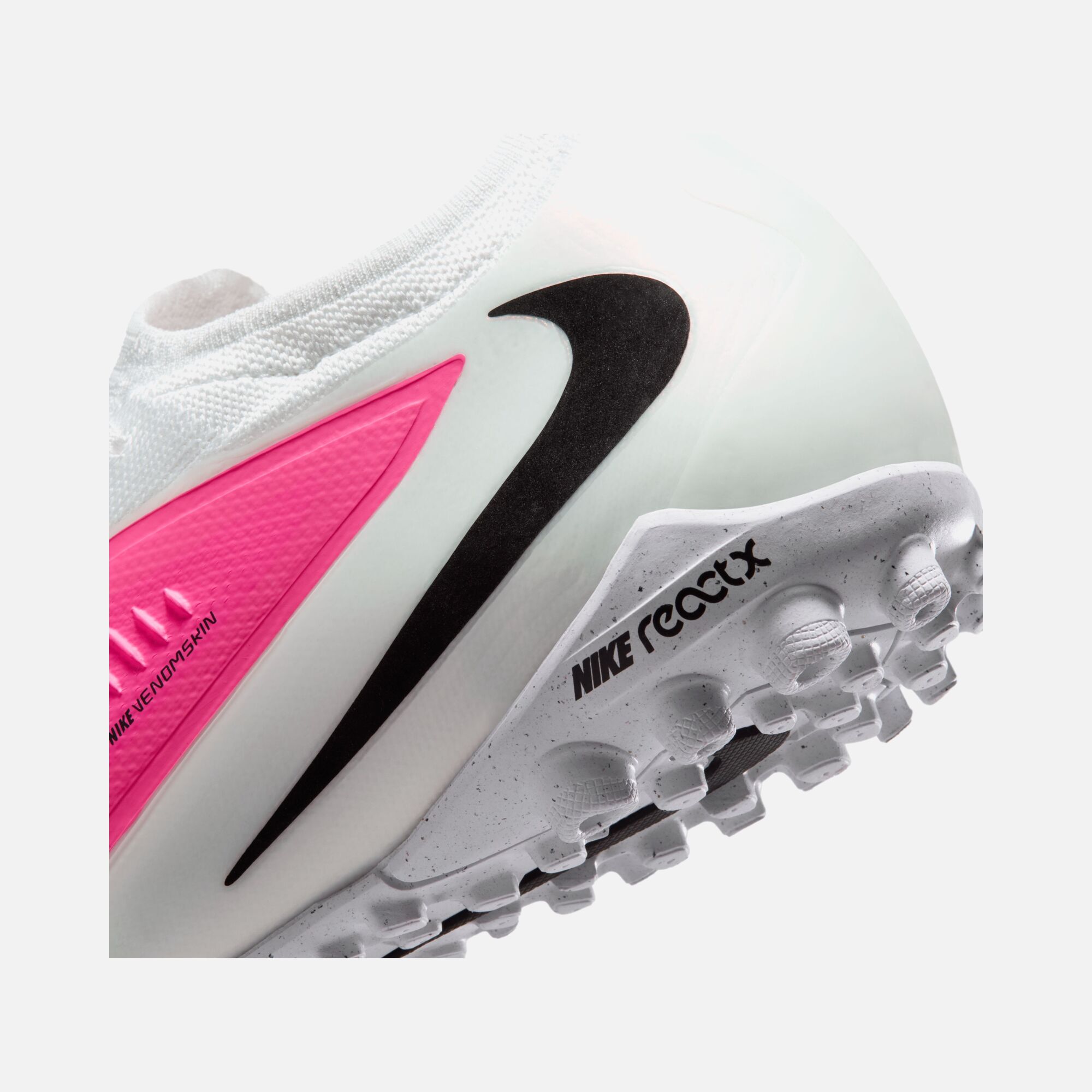 Nike Phantom 6 Low Pro Erkek Krampon
