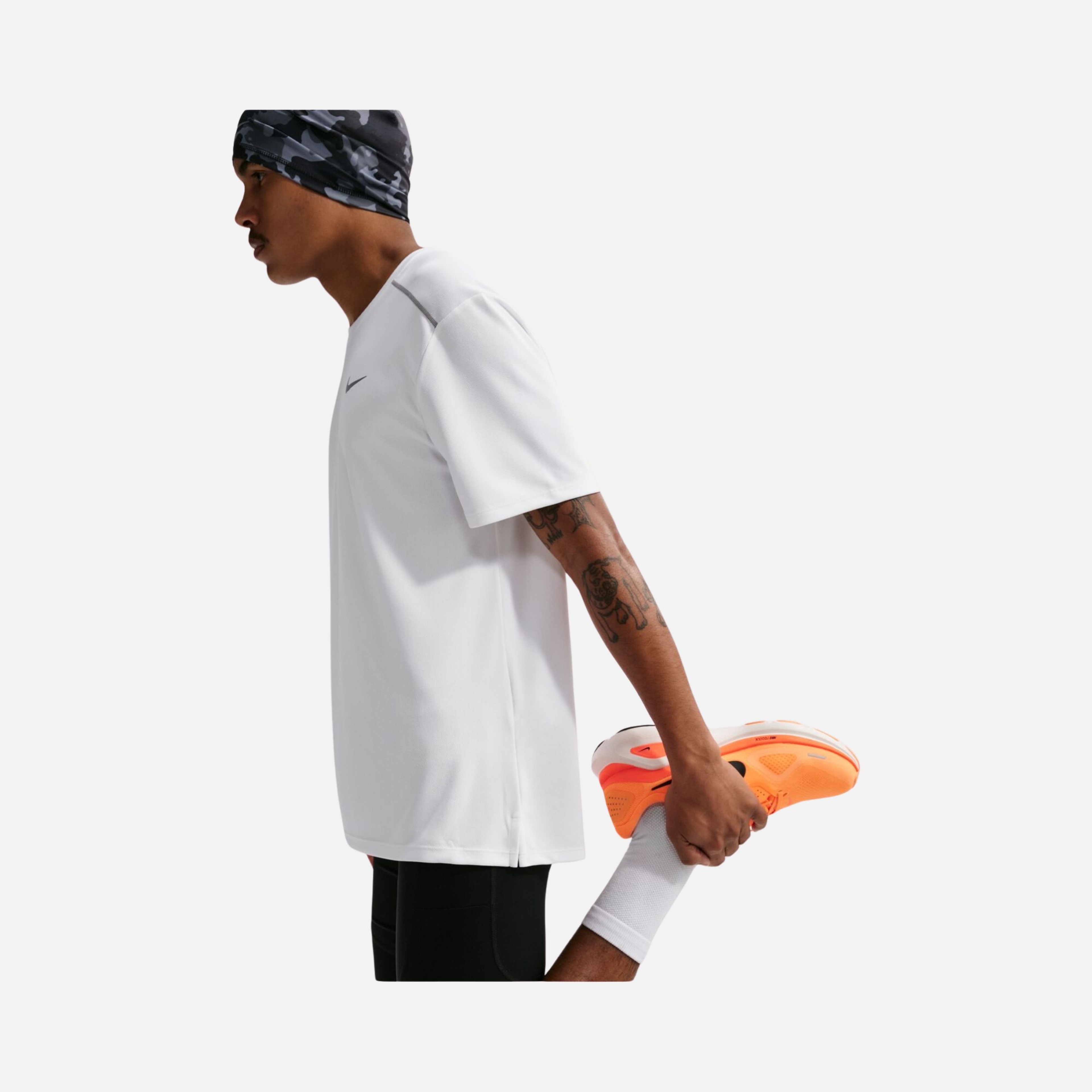 Nike Miler Dri-FIT UV-Protection Short-Sleeve Erkek Tişört