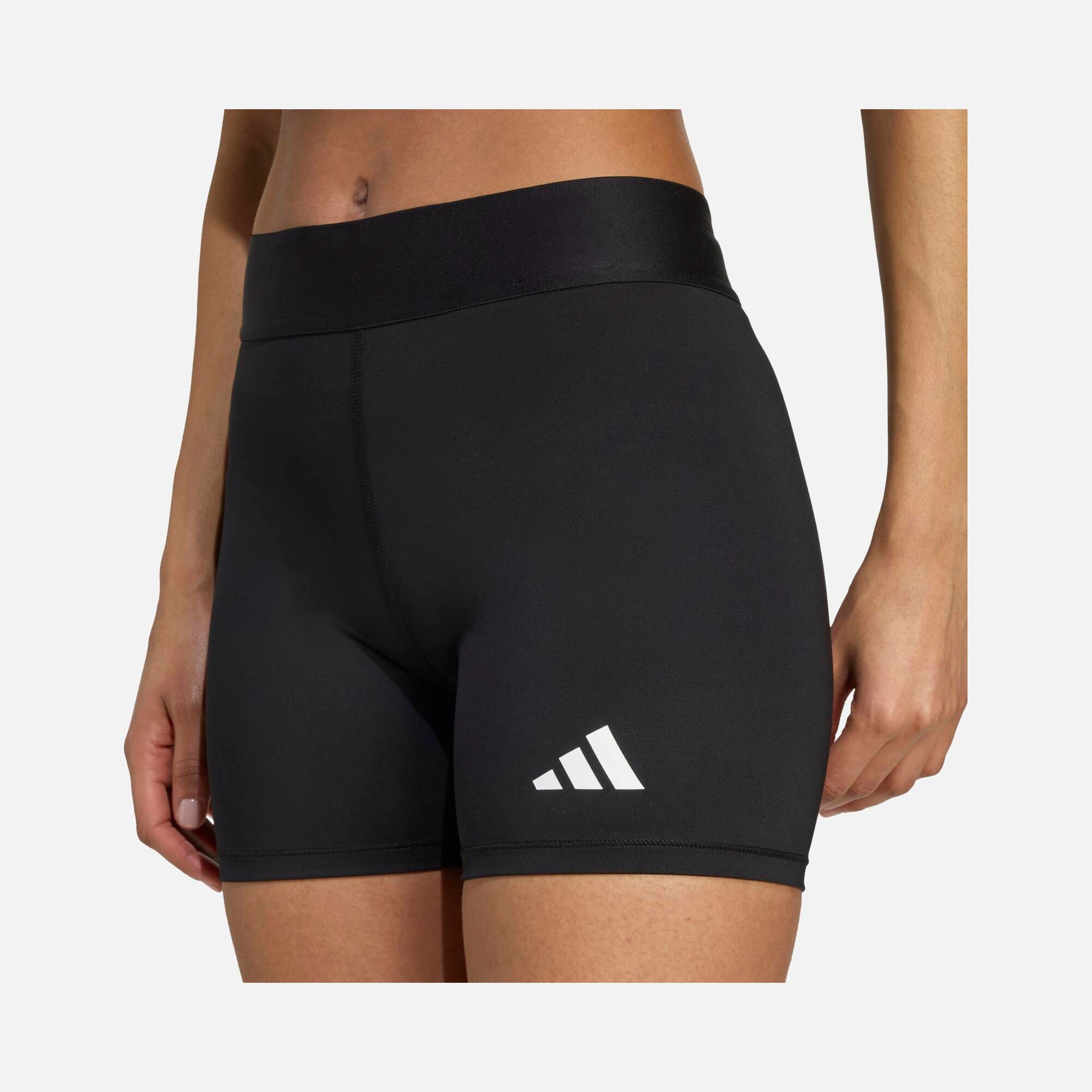 adidas TECHFIT Kadın Voleybol Şort