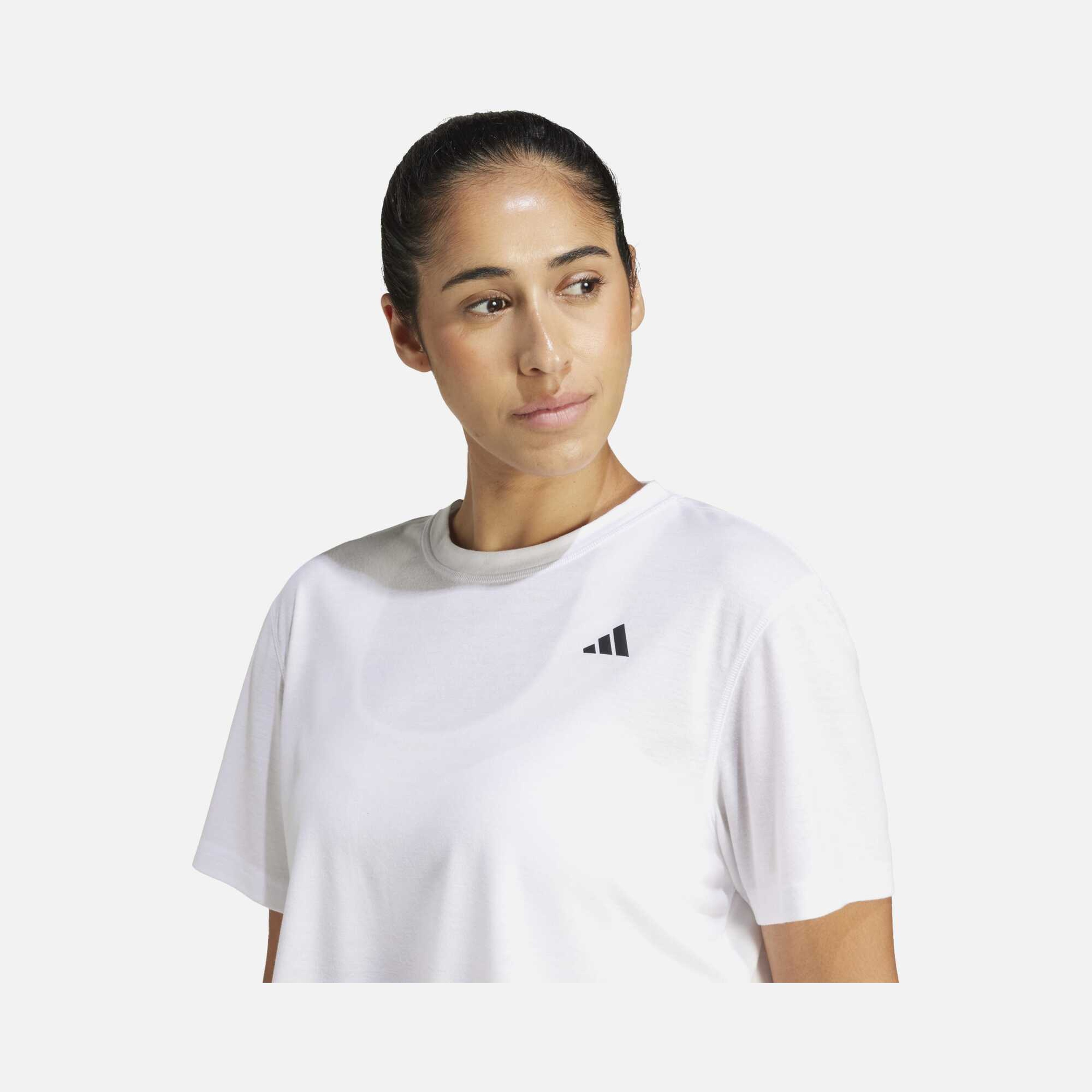 adidas Train Essentials Boxy Workout Kadın Tişört