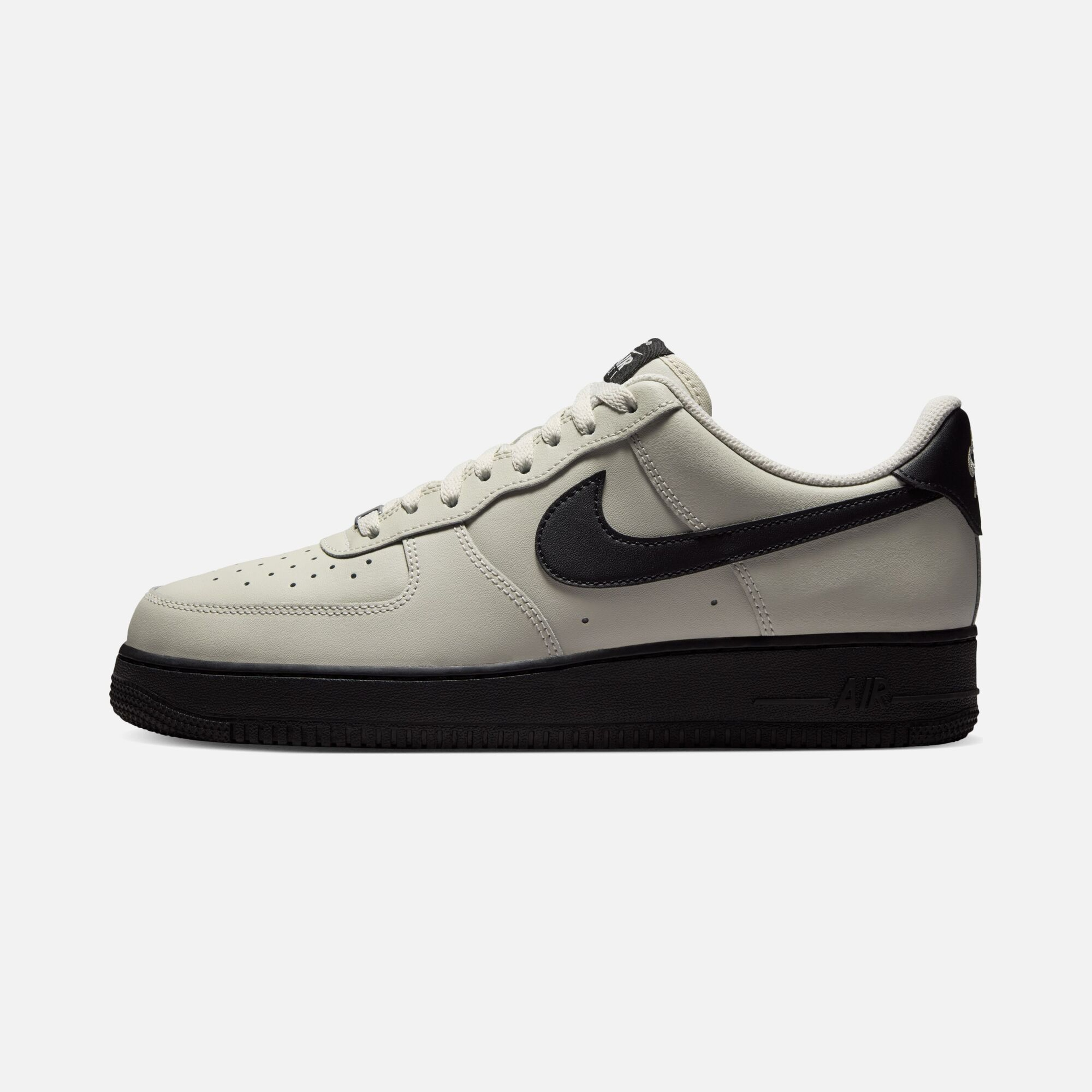 Nike Air Force 1 07 26 Erkek Spor Ayakkabı