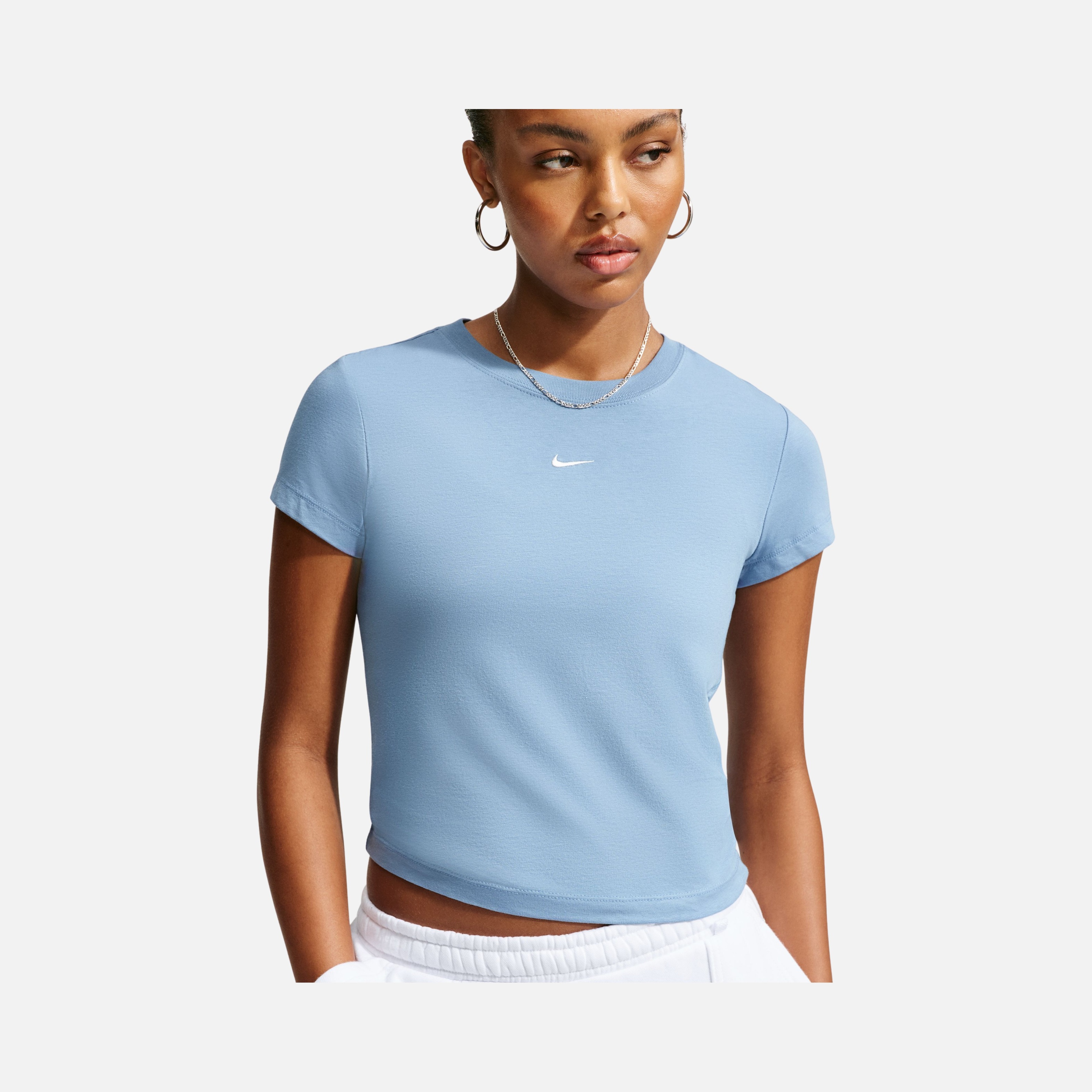 Nike Sportswear Essentials Chill Knit Short-Sleeve Kadın Tişört