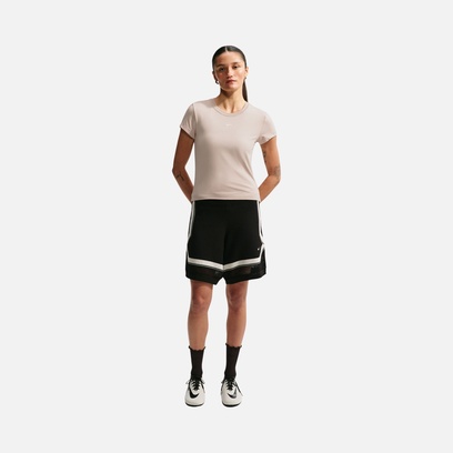 Nike Sportswear Essentials Chill Knit Short-Sleeve Kadın Tişört