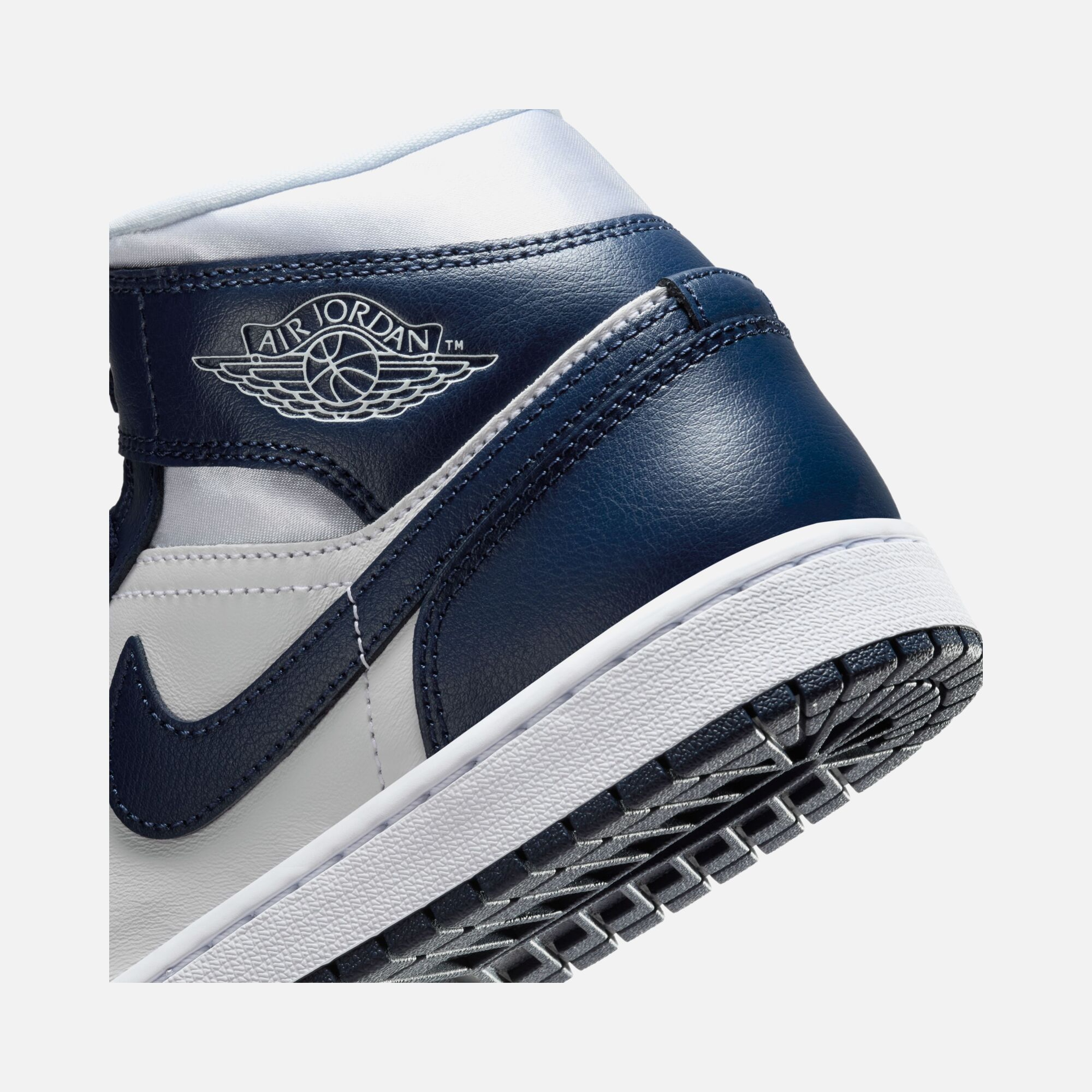 Nike Air Jordan 1 Mid "Football Grey" Kadın Spor Ayakkabı
