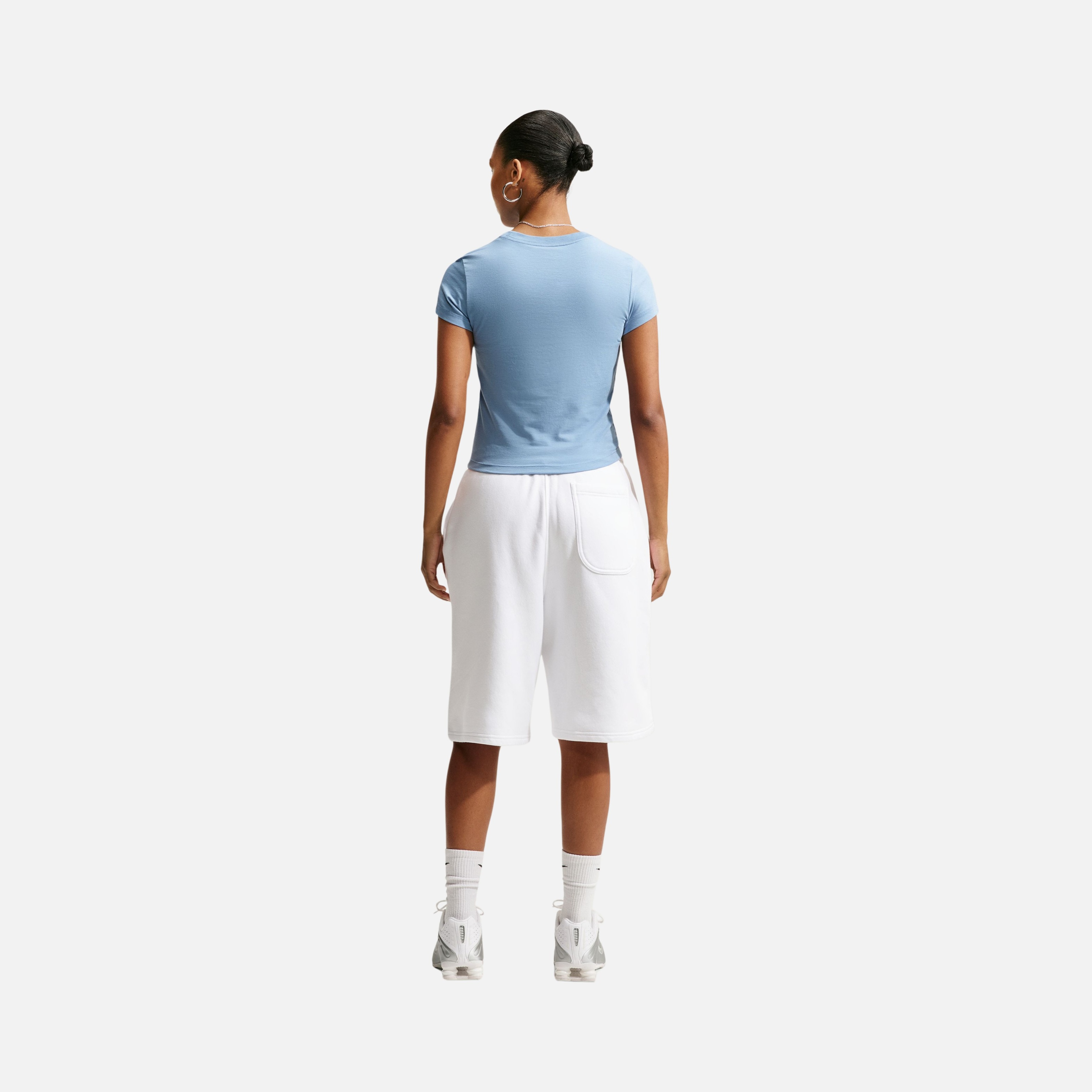 Nike Sportswear Essentials Chill Knit Short-Sleeve Kadın Tişört