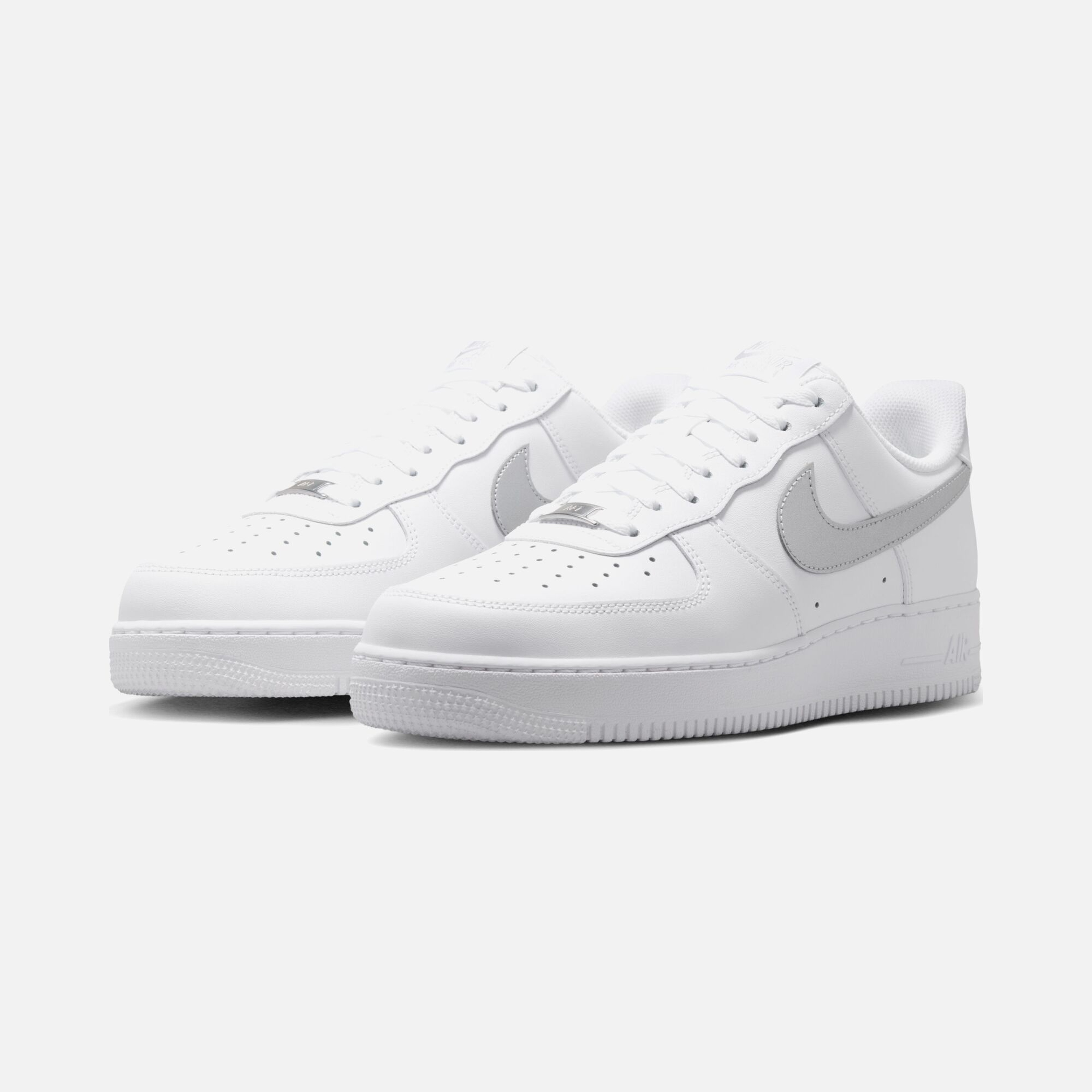Nike Air Force 1 07 26 Erkek Spor Ayakkabı