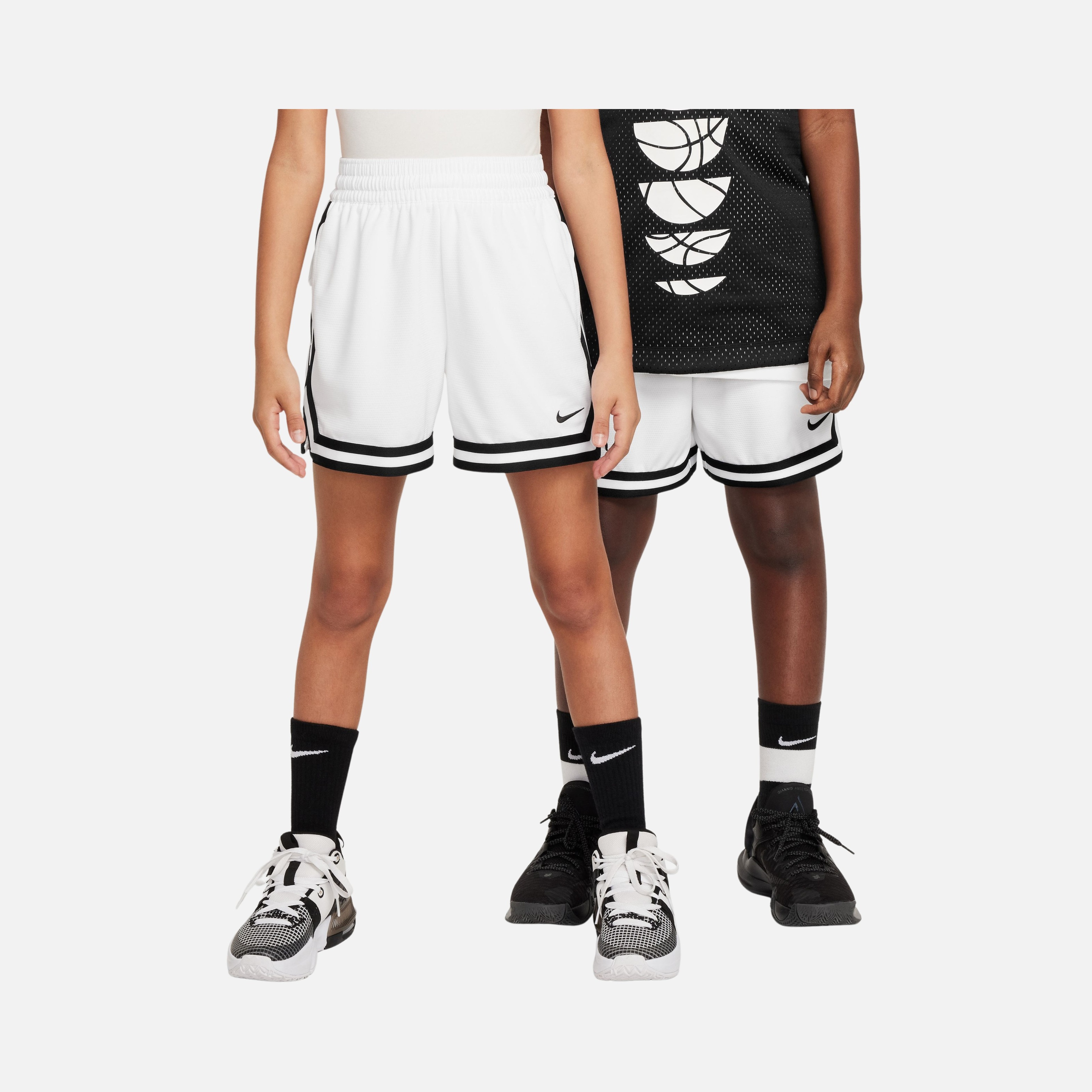 Nike Dri-Fit Dna 24 Short 5 In Çocuk Şort
