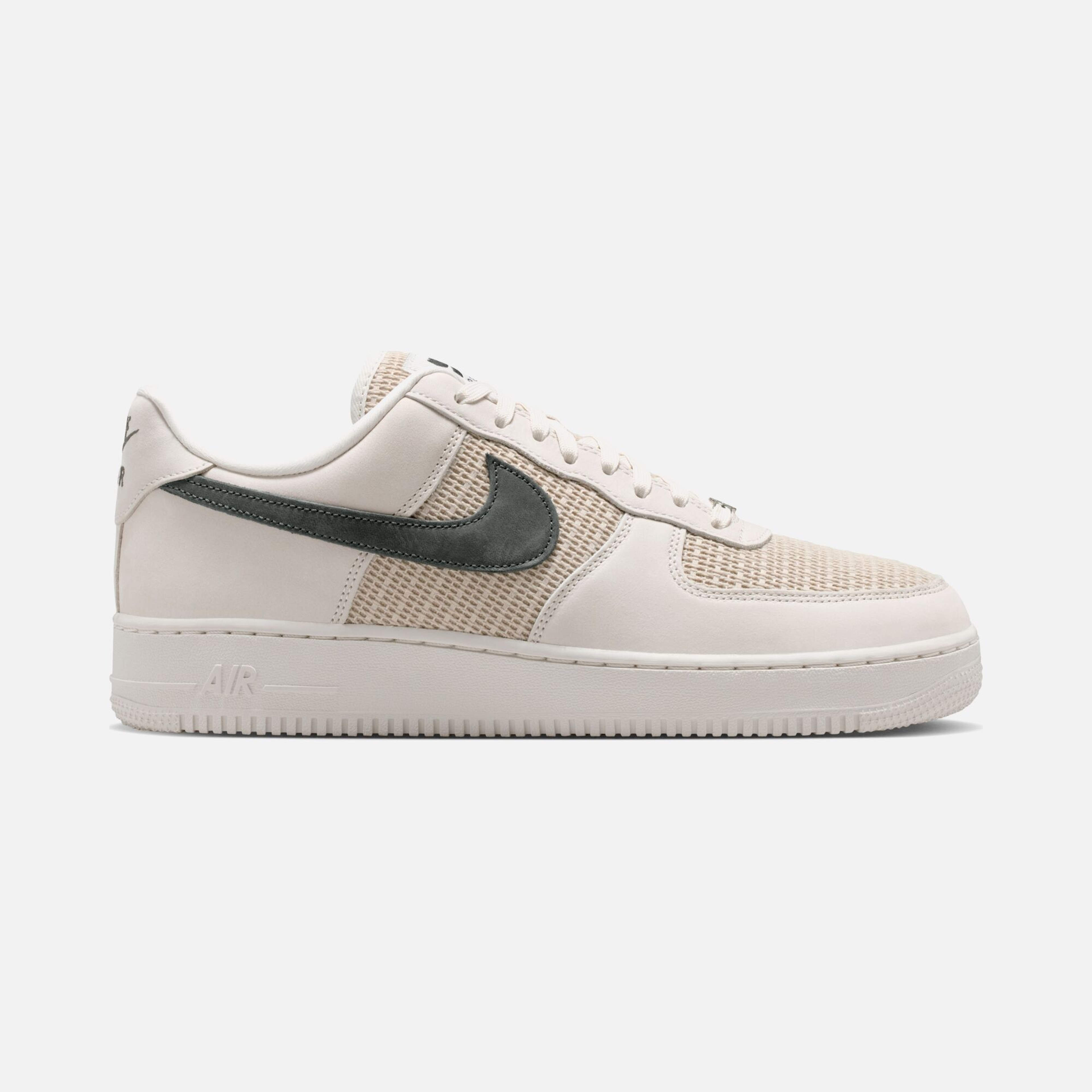 Nike Air Force 1 07 Lv8 SS26 Erkek Spor Ayakkabı