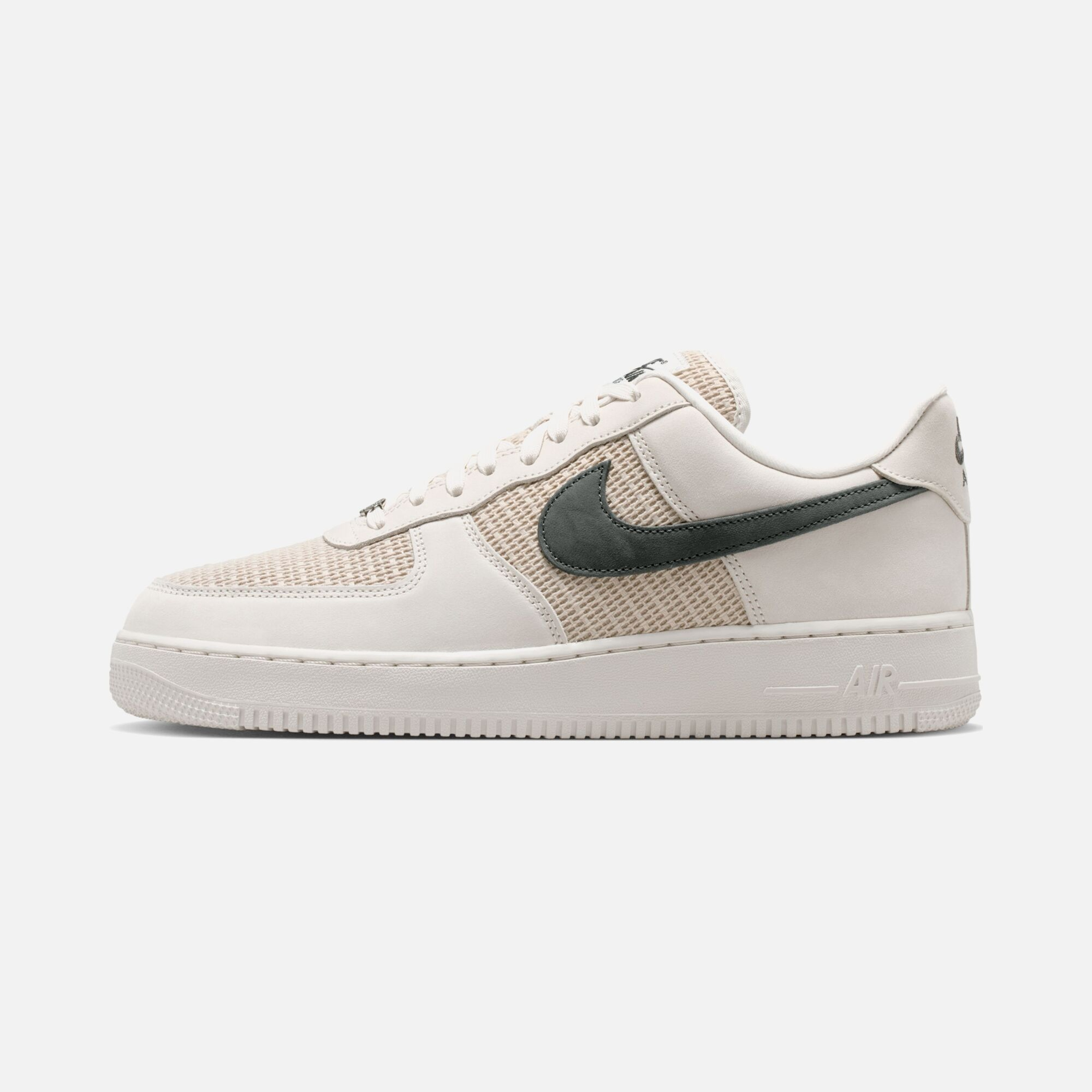 Nike Air Force 1 07 Lv8 SS26 Erkek Spor Ayakkabı