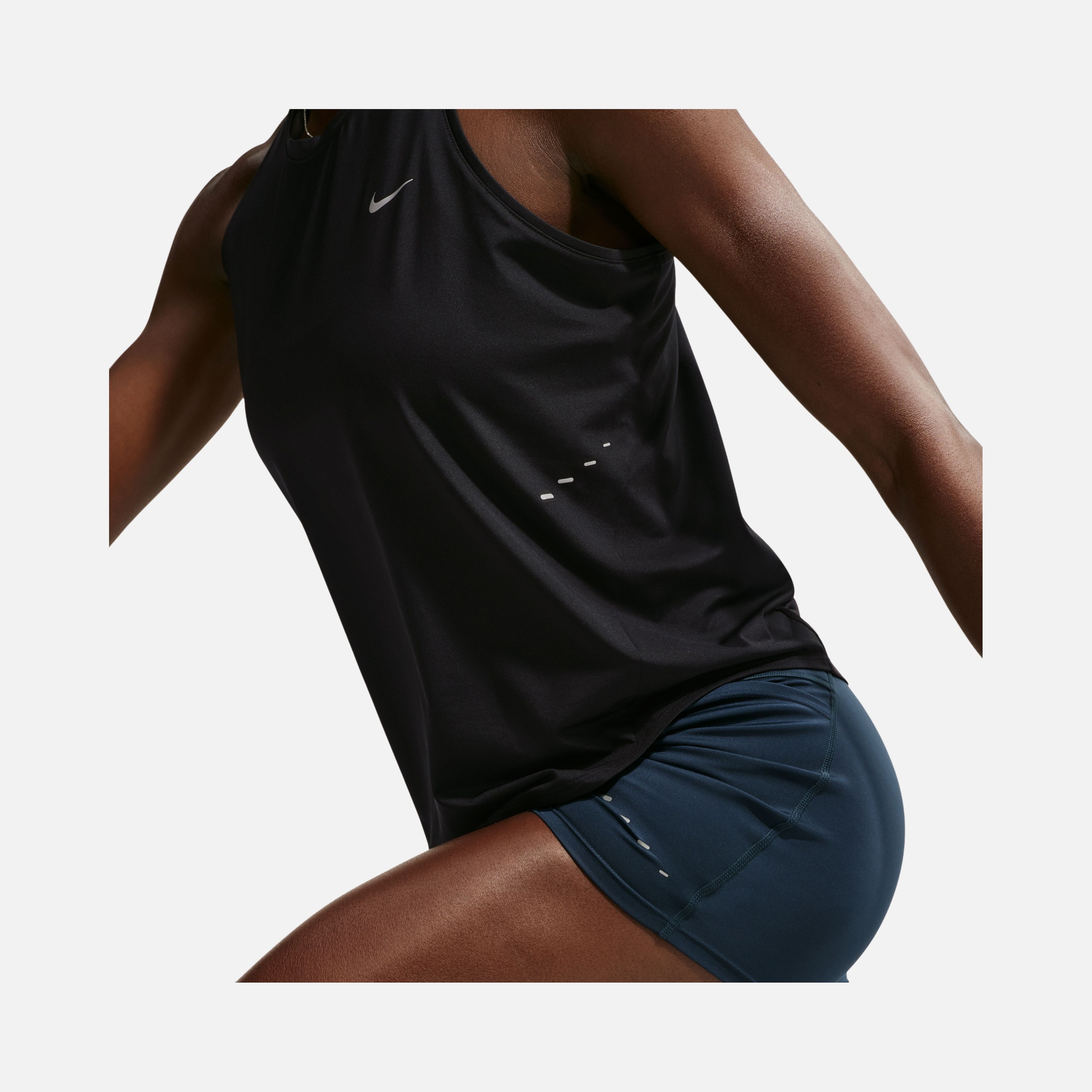Nike Swift Dri-FIT Kadın Atlet