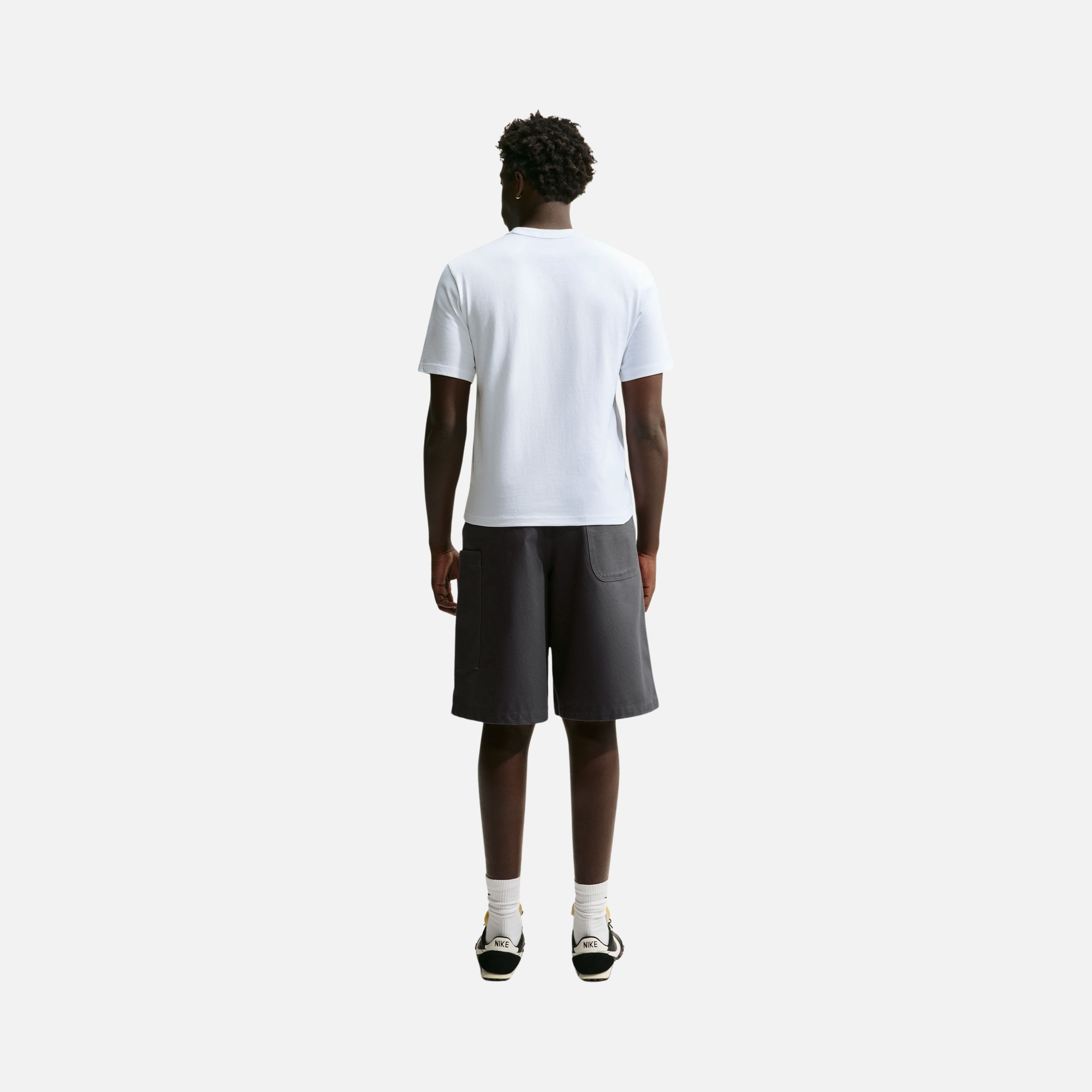 Nike Tailored Premium Patch Erkek Tişört