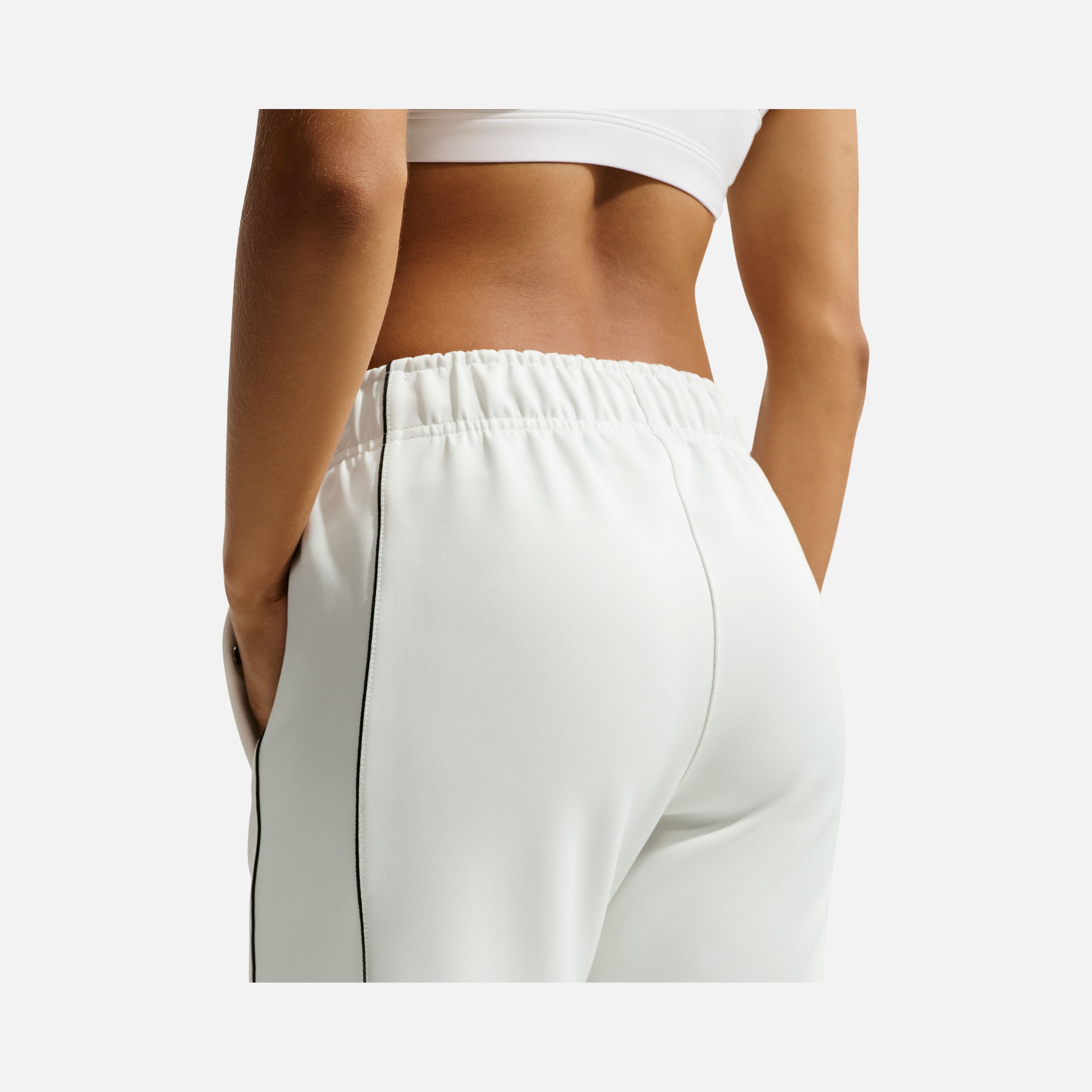 Nike Sportswear Essentials Windrunner Mid-Rise Slim Poly Knit Kadın Pantolon